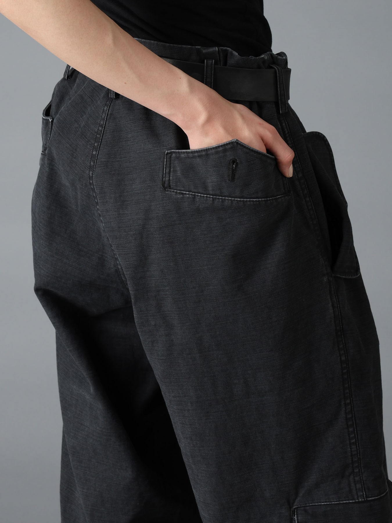 SULFUR DYED BACK SATIN POCKET SLIM PANTS