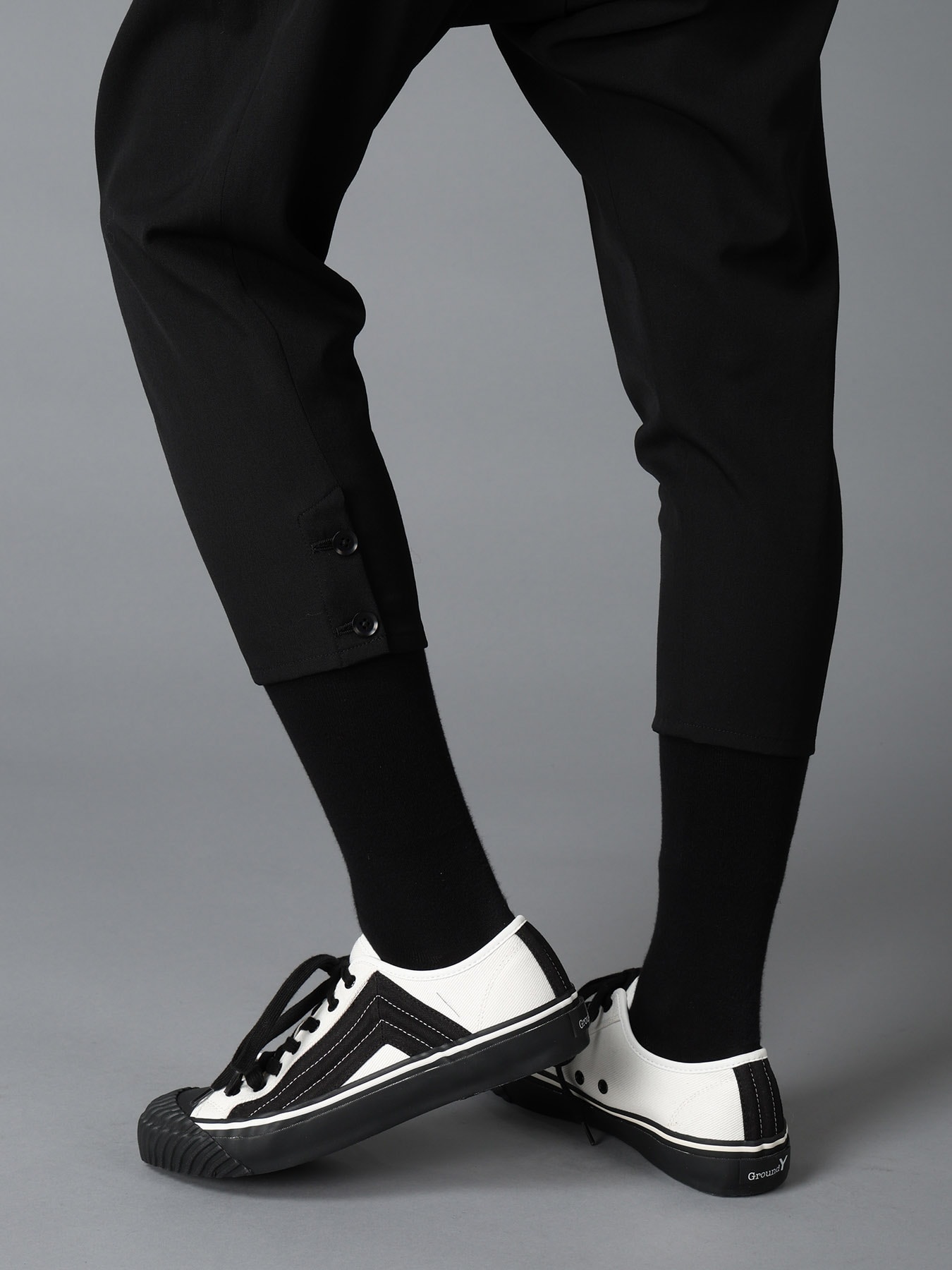 WOOL GABARDINE TAPERED PANTS