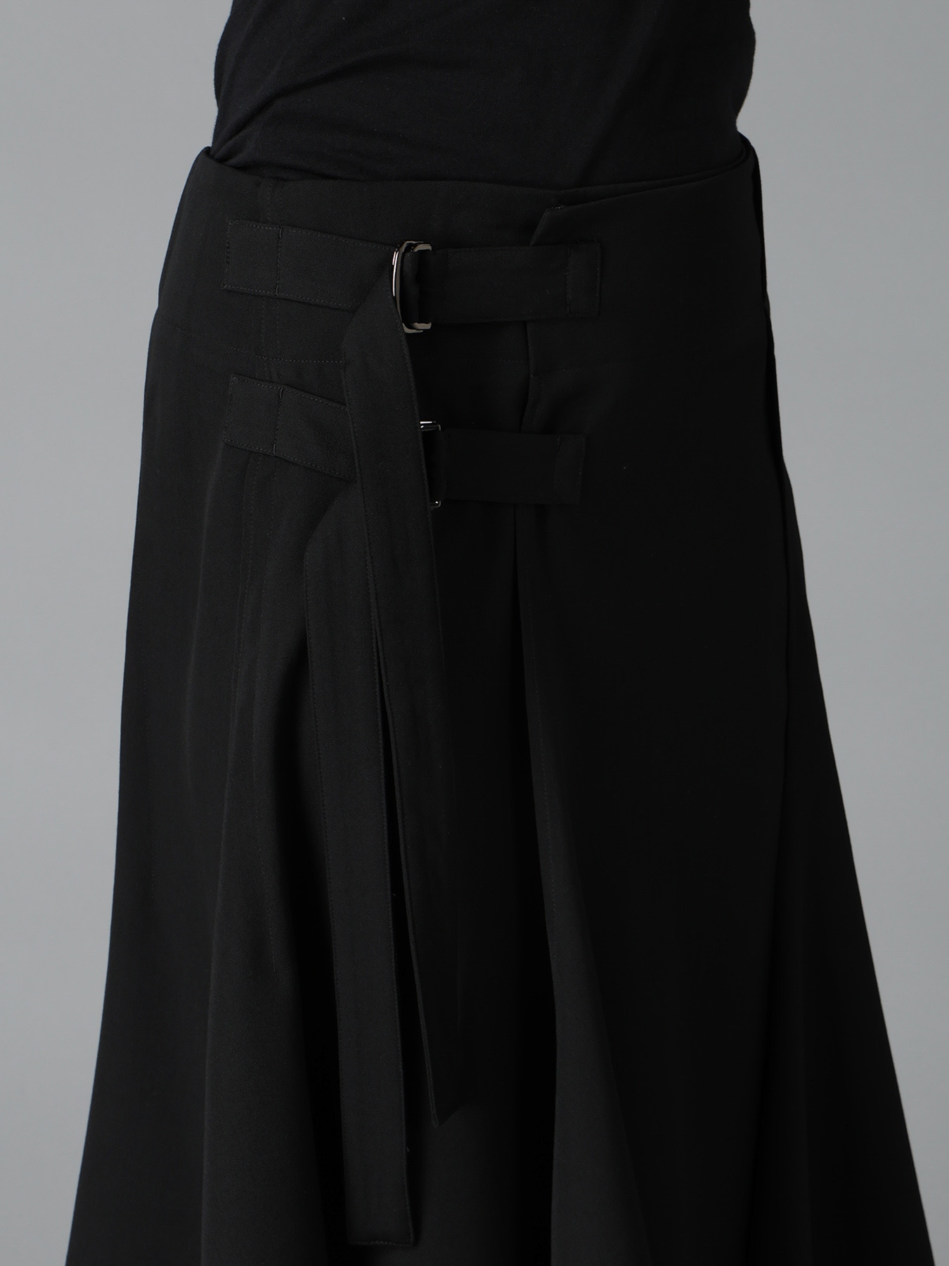 WOOL GABARDINE WRAP SKIRT