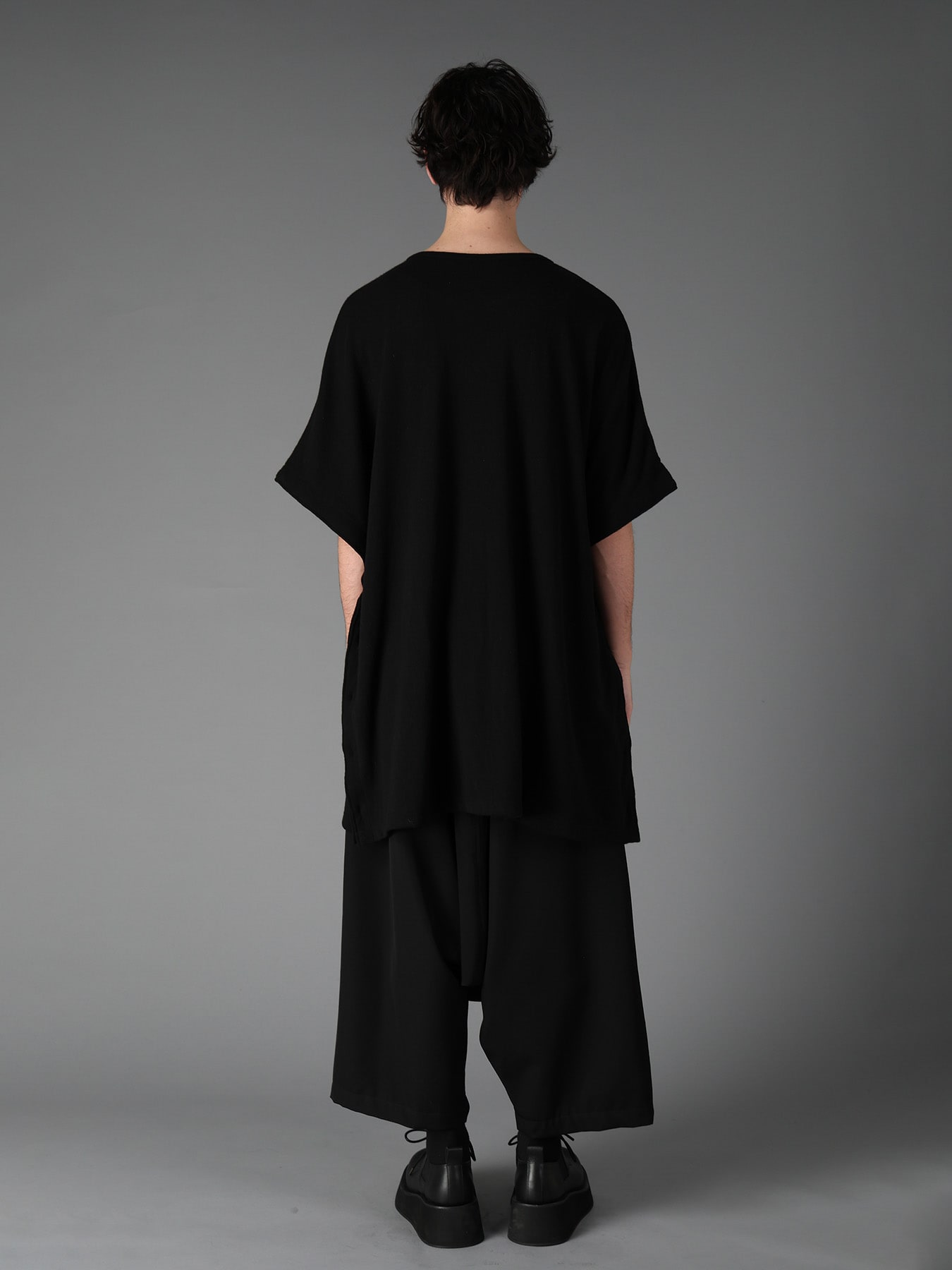 AIRY FEATHERY SIDE-BUTTON OVERSIZED SHORT-SLEEVE T-SHIRT