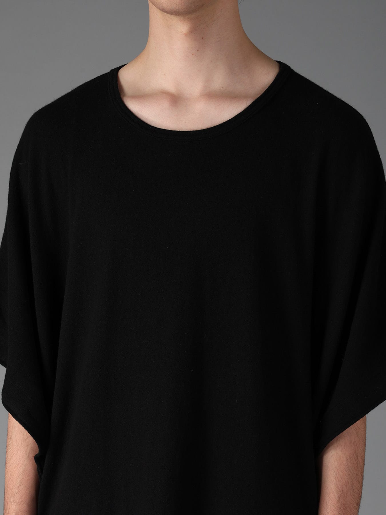 AIRY FEATHERY SIDE-BUTTON OVERSIZED SHORT-SLEEVE T-SHIRT