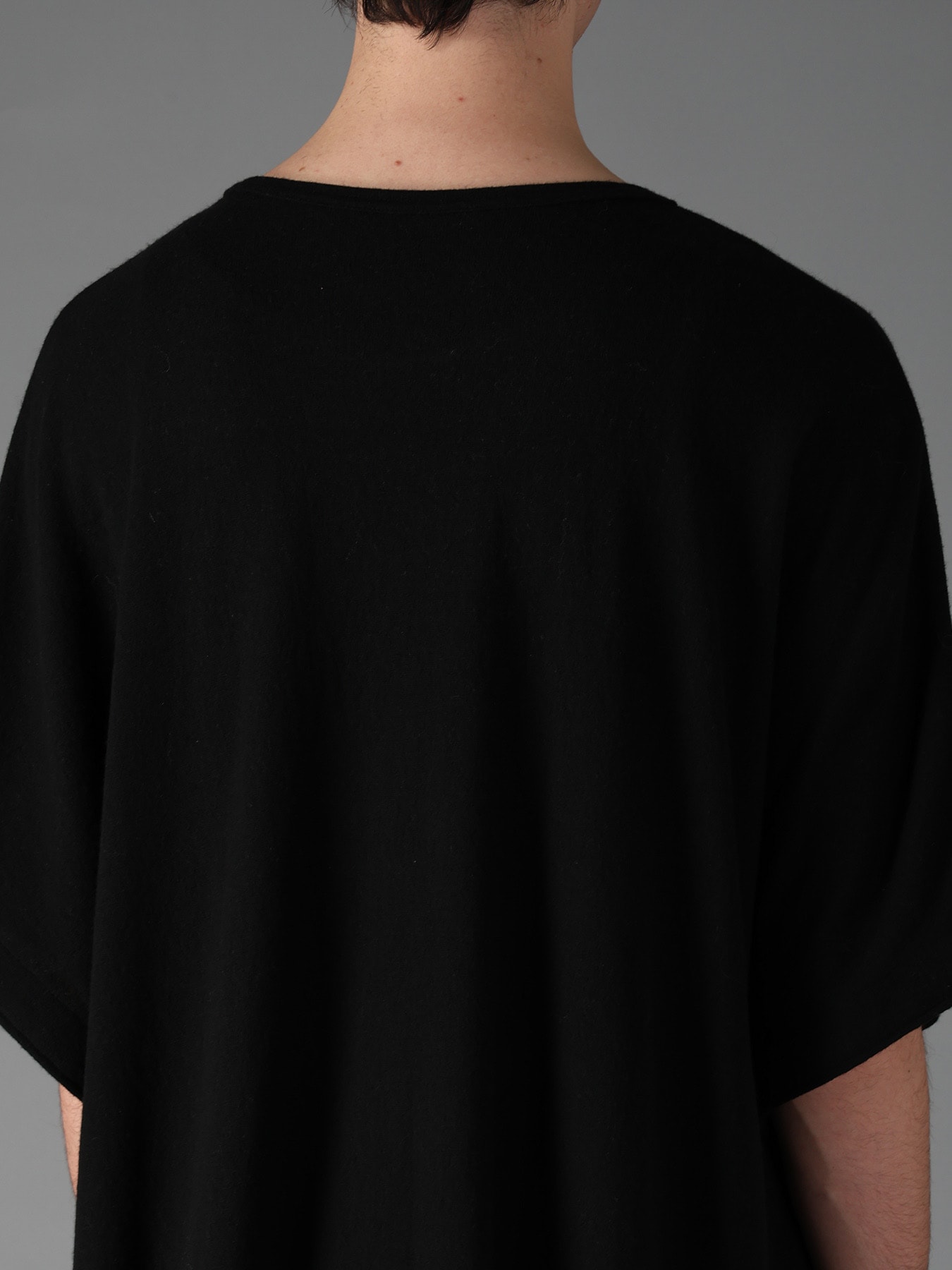 AIRY FEATHERY SIDE-BUTTON OVERSIZED SHORT-SLEEVE T-SHIRT
