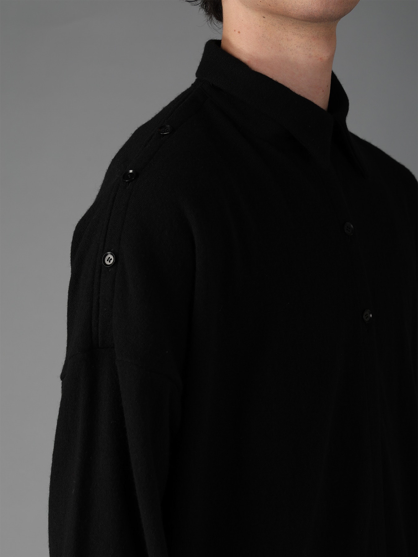 AIRY FEATHERY RIGHT-SIDE DRAPE SHIRT