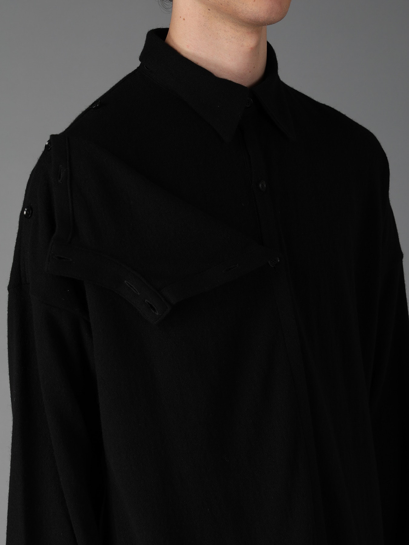 AIRY FEATHERY RIGHT-SIDE DRAPE SHIRT