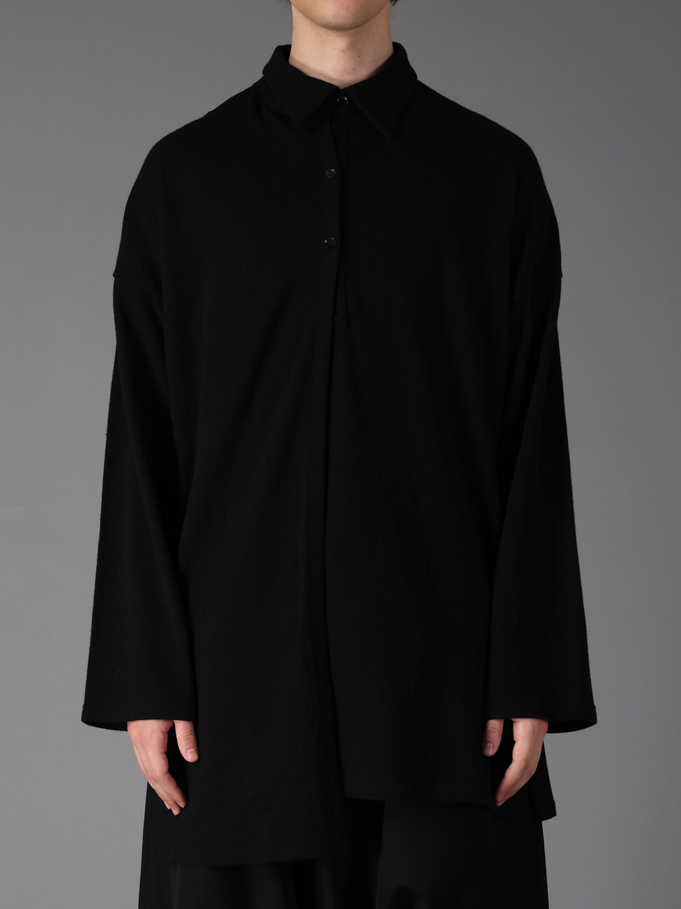 AIRY FEATHERY RIGHT-SIDE DRAPE SHIRT