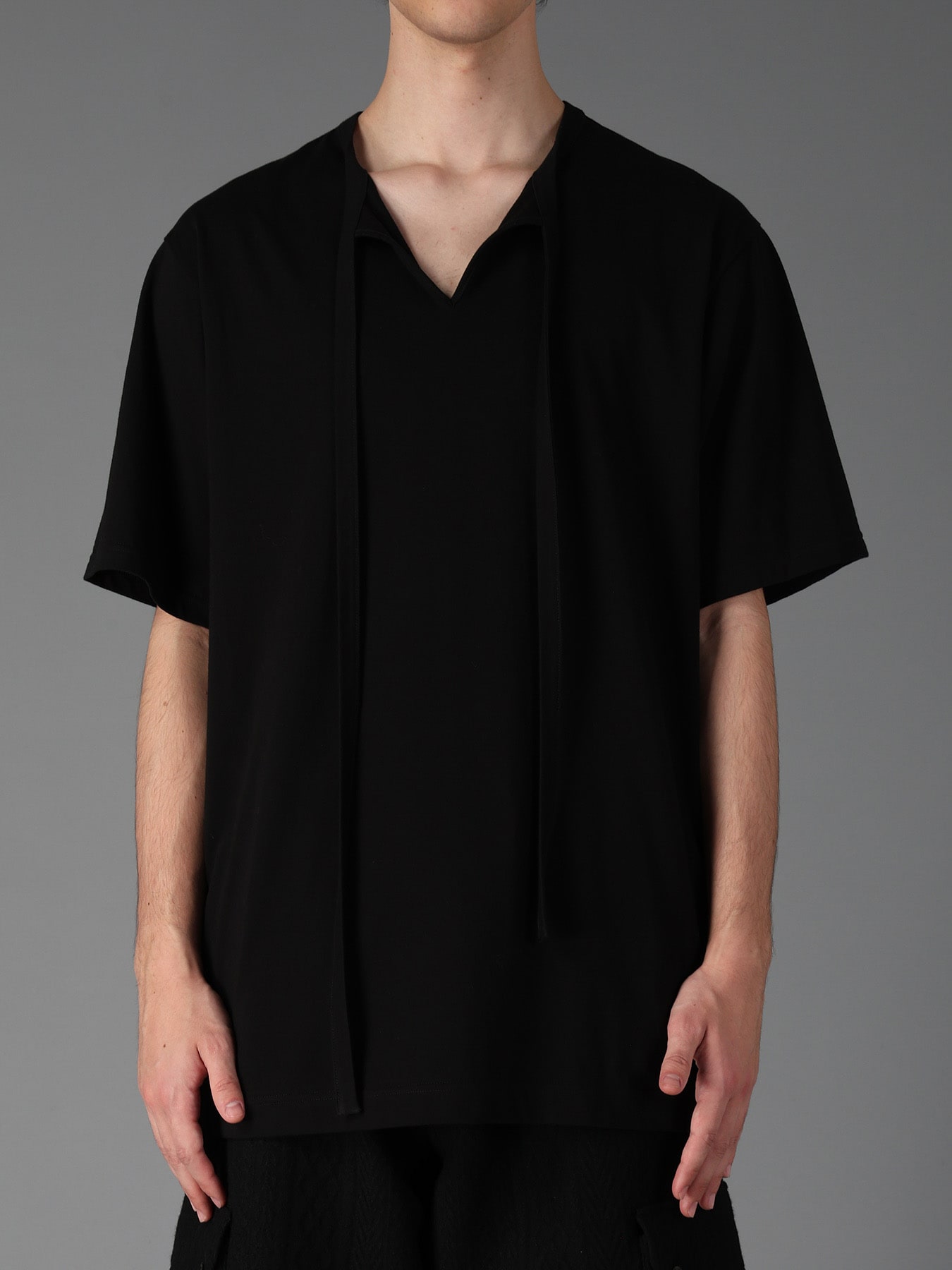 COTTON JERSEY FRONT SLIT COLLAR SHORT SLEEVED T