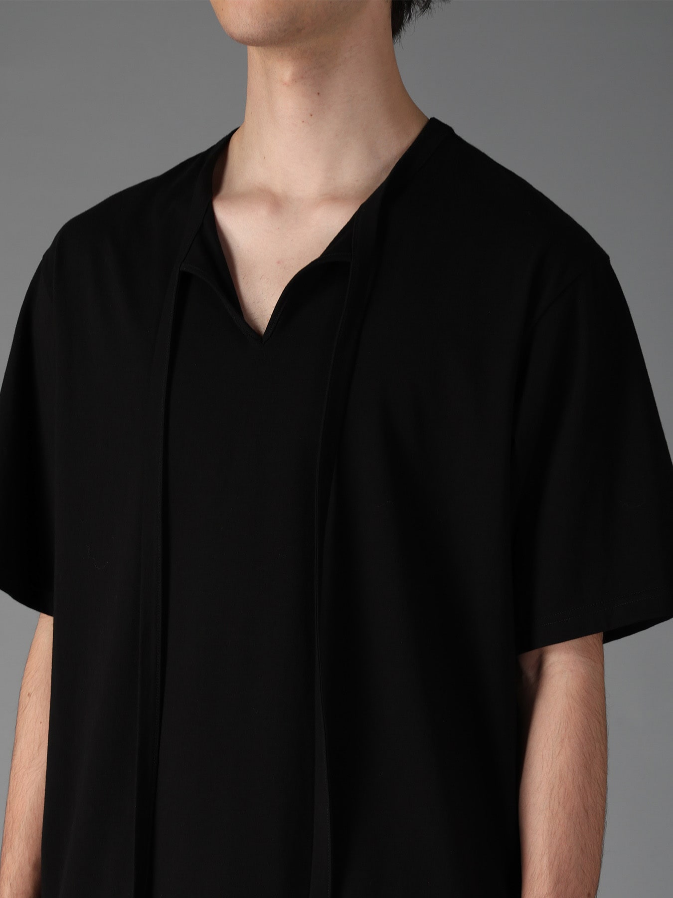 COTTON JERSEY FRONT SLIT COLLAR SHORT SLEEVED T