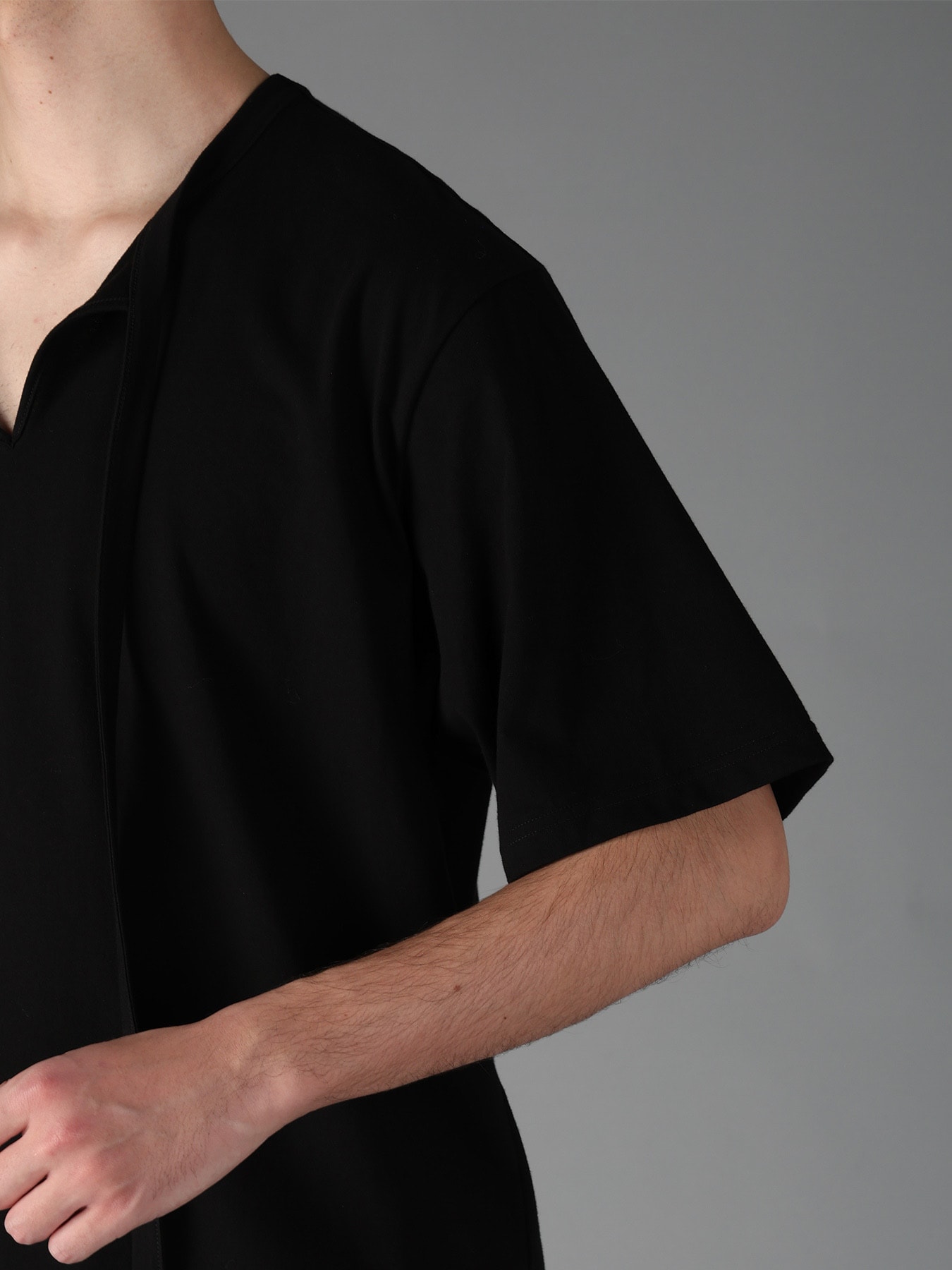 COTTON JERSEY FRONT SLIT COLLAR SHORT SLEEVED T