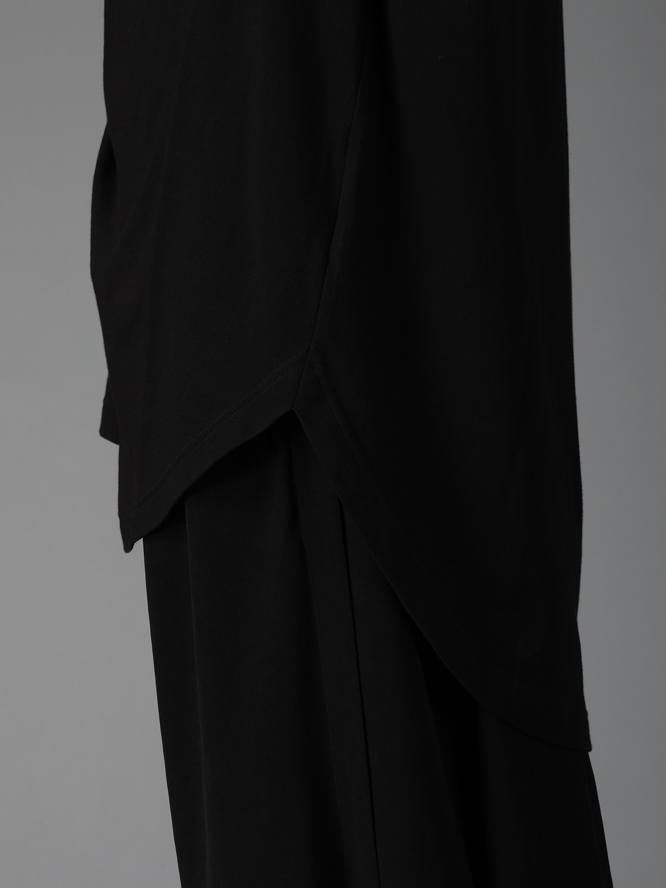 ULTIMA JERSEY SIDE GATHERED ROUND HEM T
