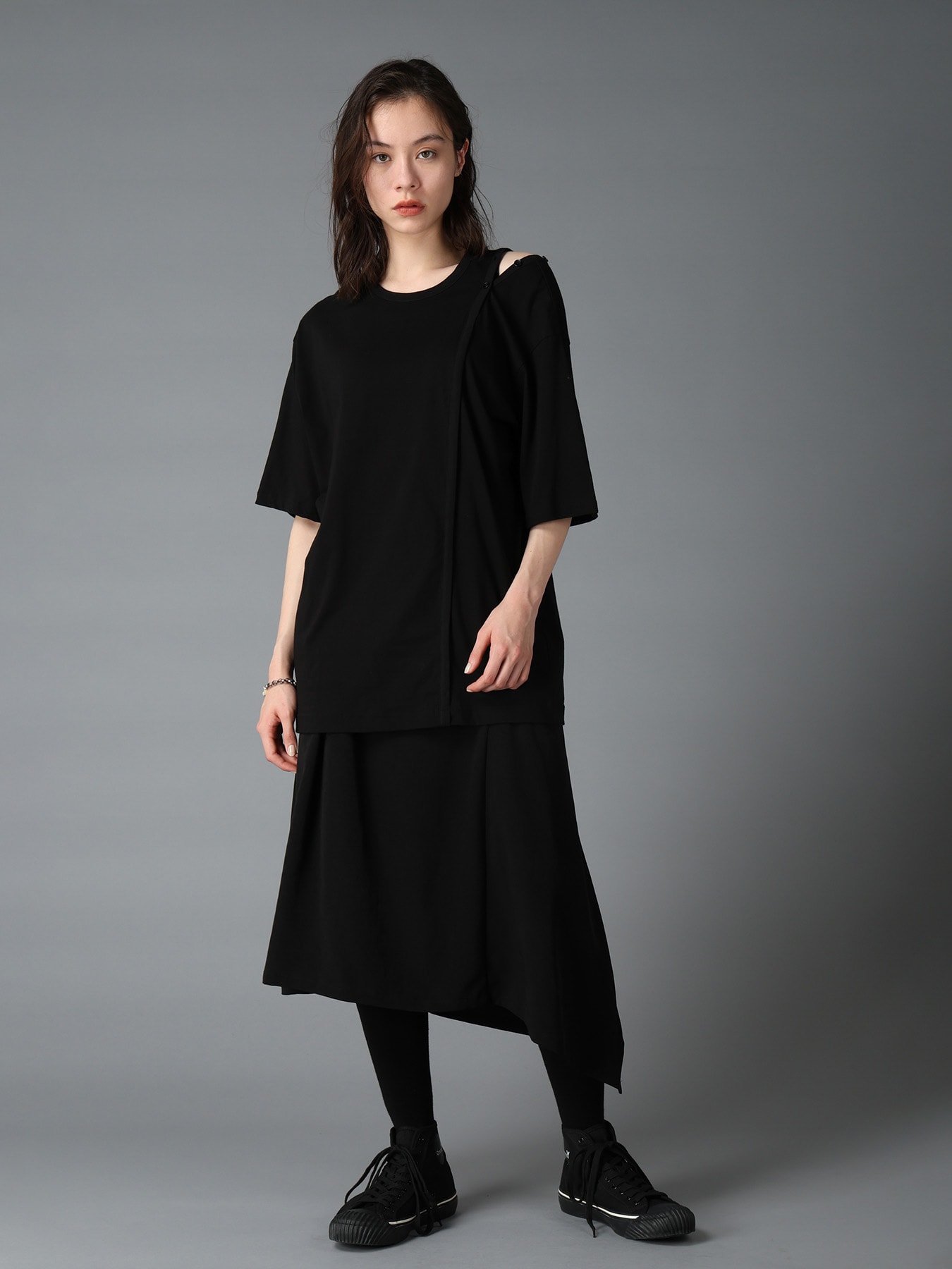 ULTIMA JERSEY SHOULDER CUT SHORT SLEEVED T