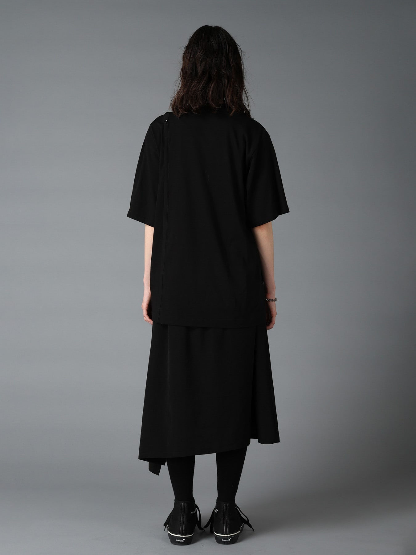 ULTIMA JERSEY SHOULDER CUT SHORT SLEEVED T