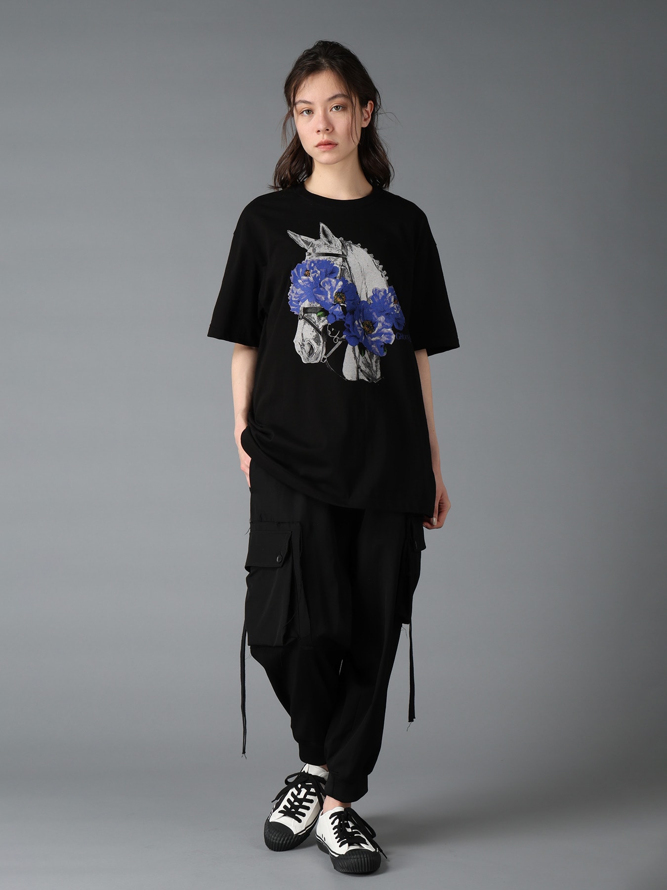 JERSEY HORSE AND BLUE PEONY T-SHIRT