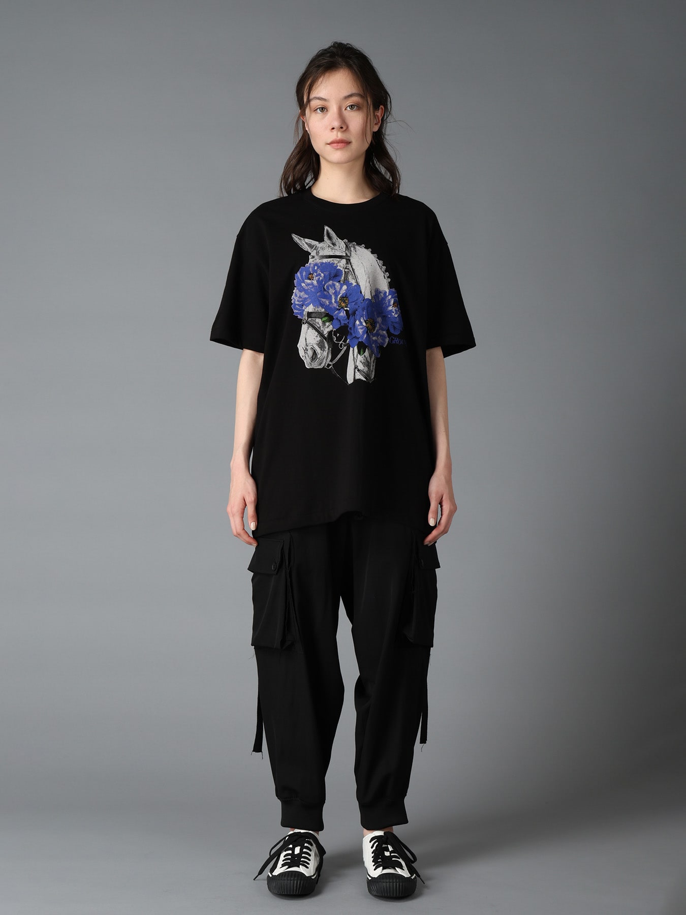 JERSEY HORSE AND BLUE PEONY T-SHIRT