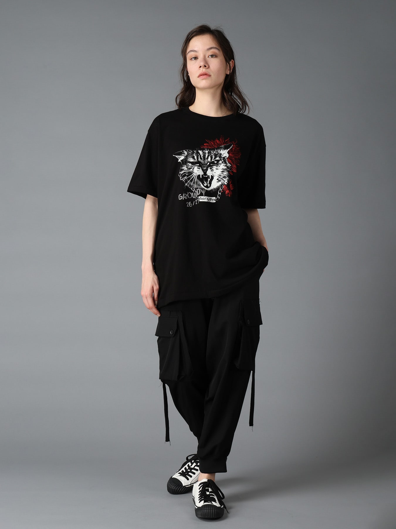 JERSEY CAT AND RED SUNFLOWER T-SHIRT