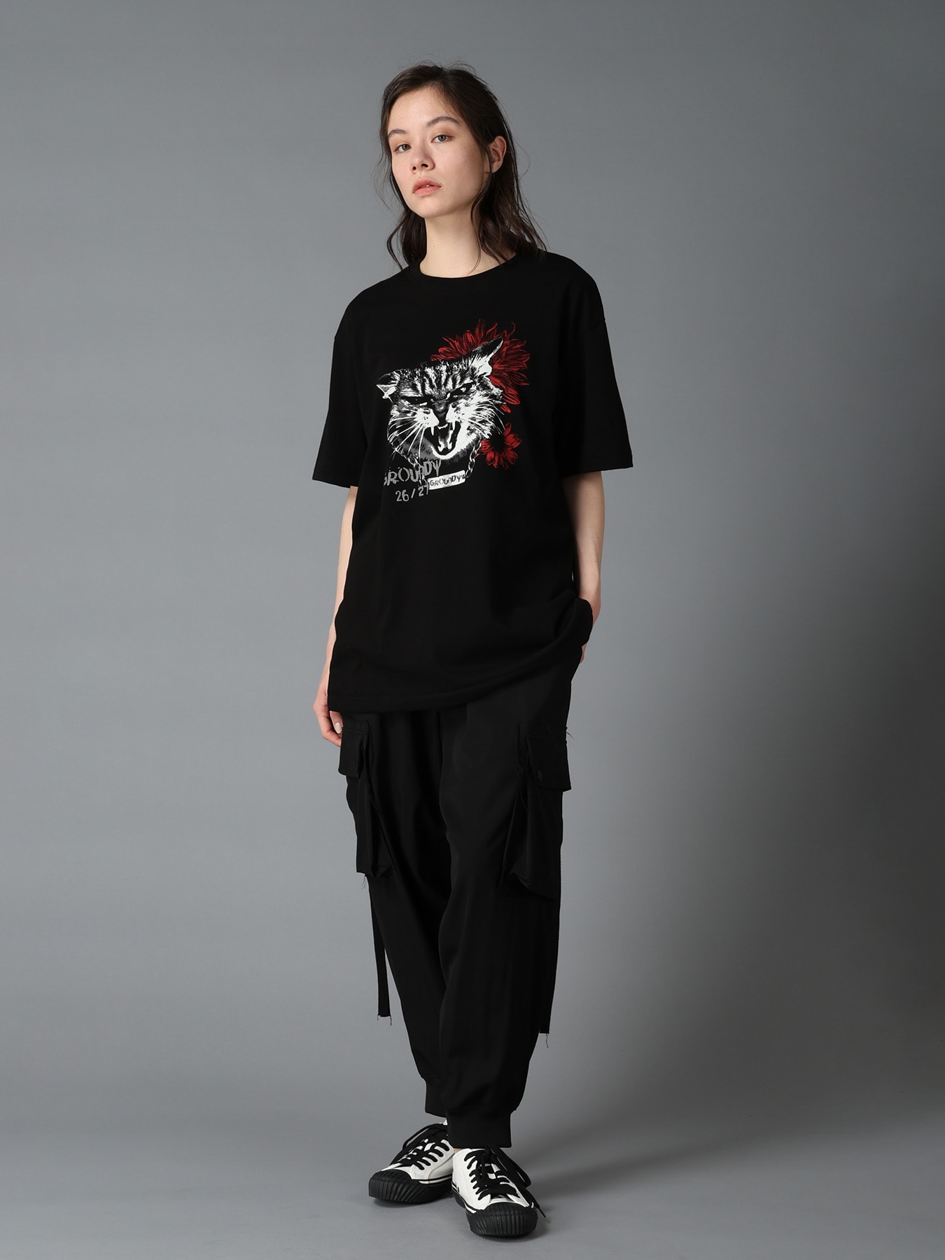 JERSEY CAT AND RED SUNFLOWER T-SHIRT