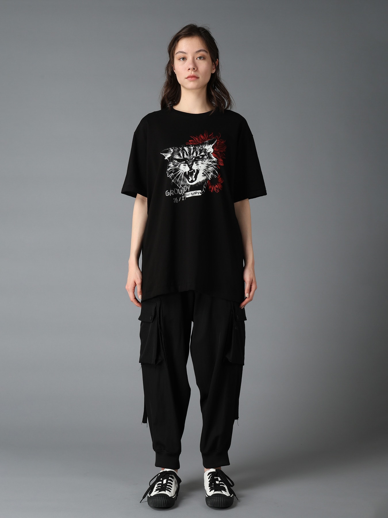 JERSEY CAT AND RED SUNFLOWER T-SHIRT