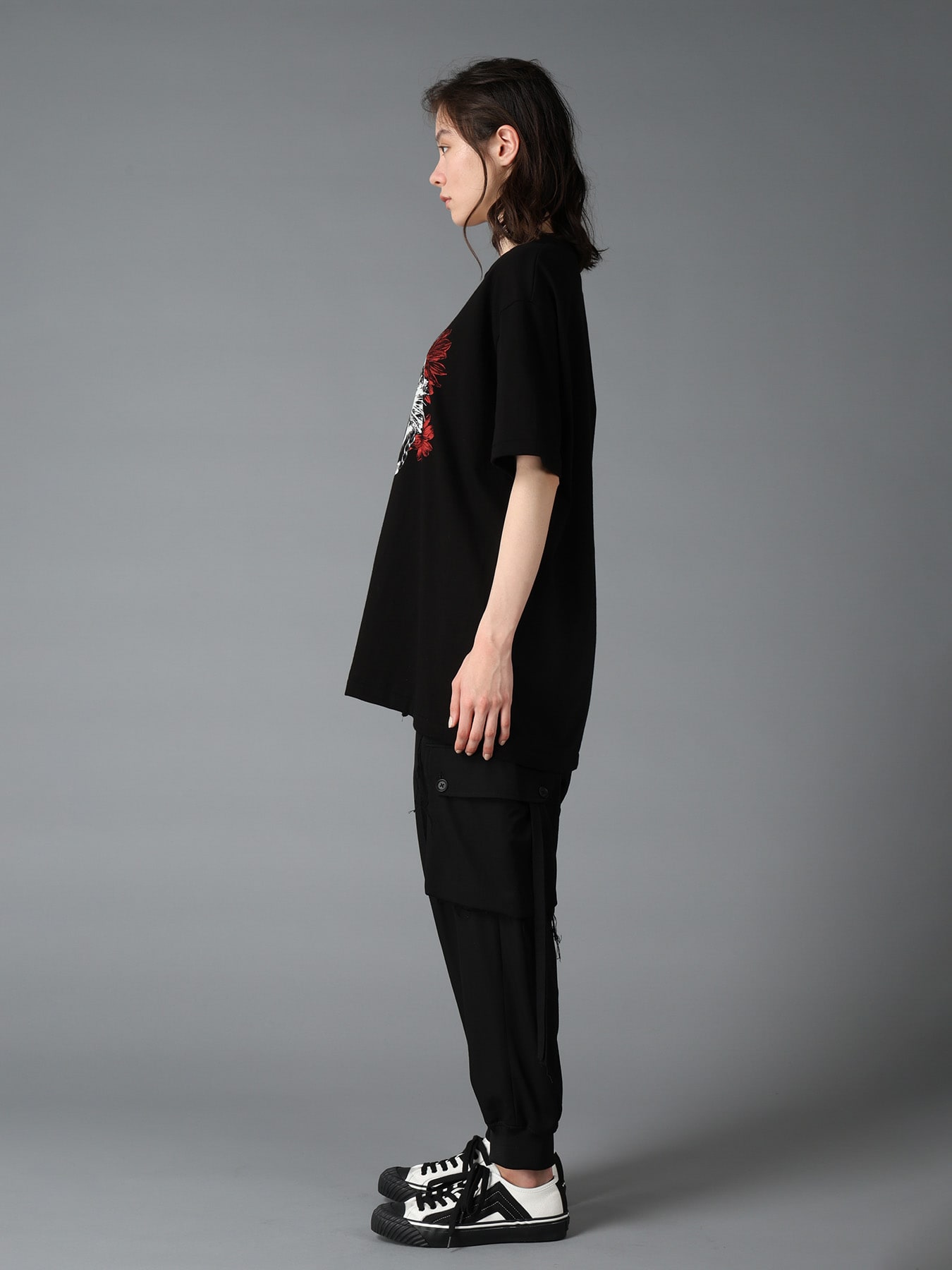 JERSEY CAT AND RED SUNFLOWER T-SHIRT