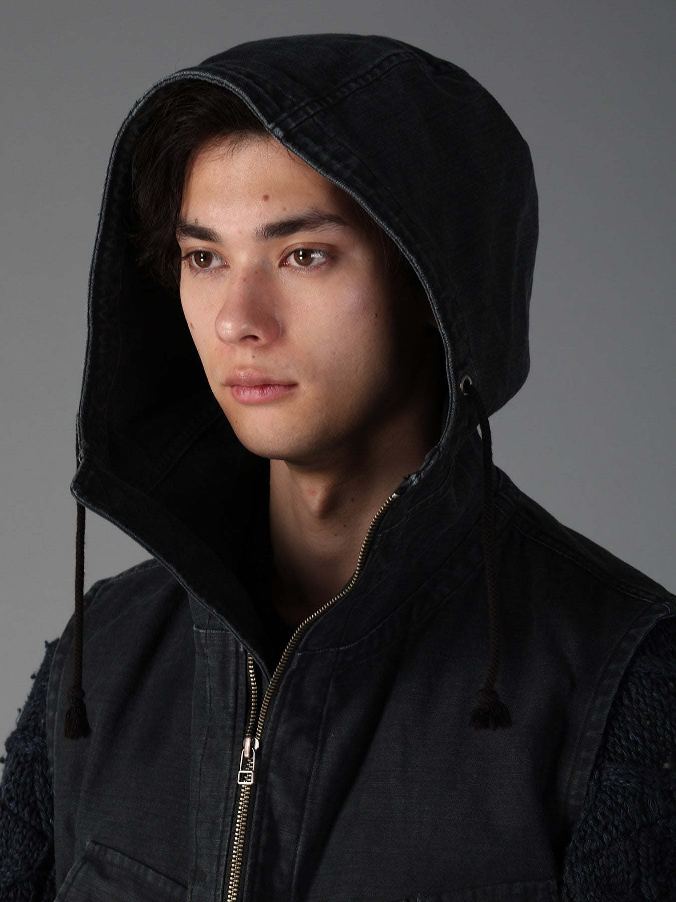 SULFUR DYED BACK SATIN HOODED OUTPOCKET VEST