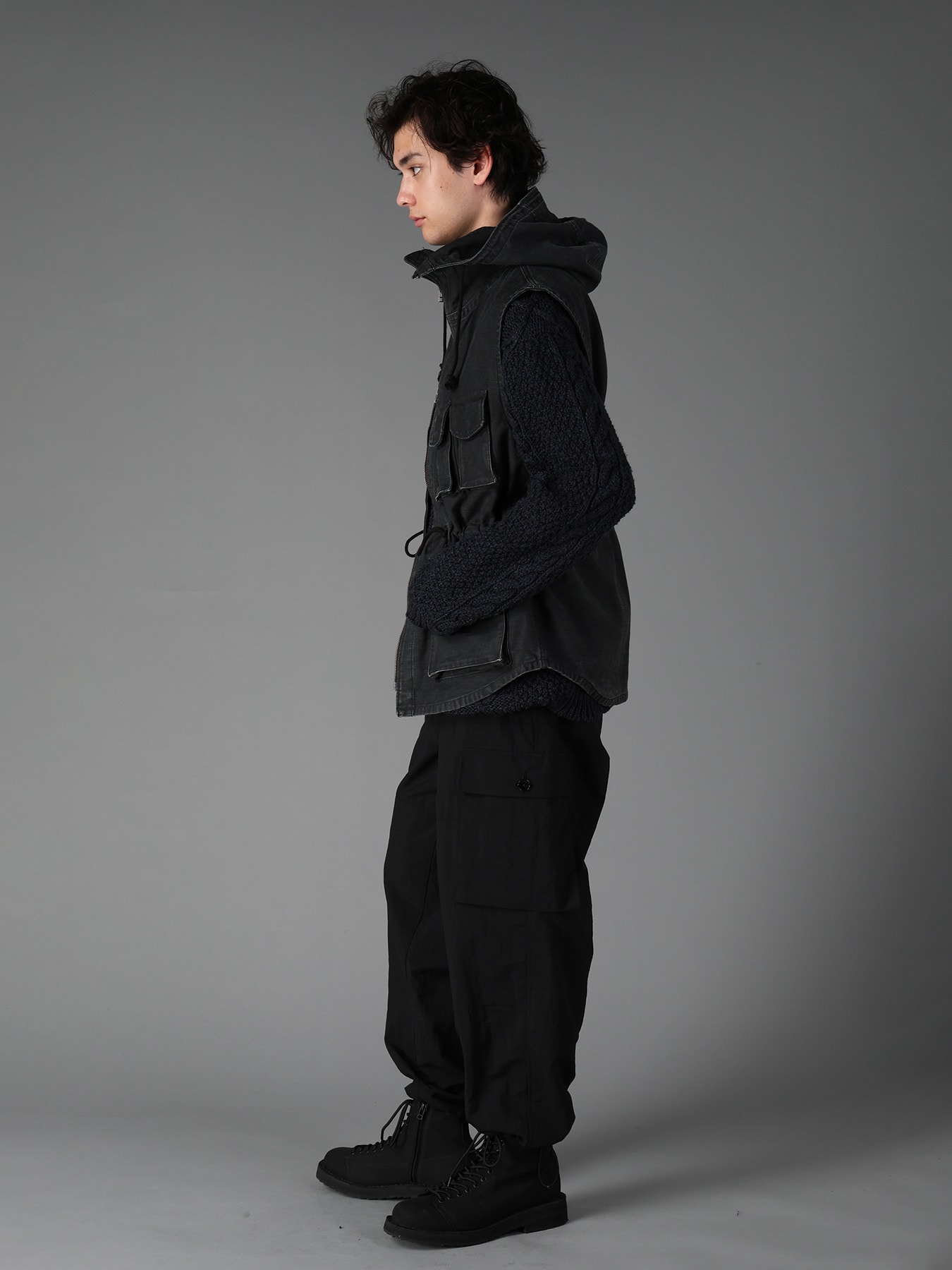 SULFUR DYED BACK SATIN HOODED OUTPOCKET VEST