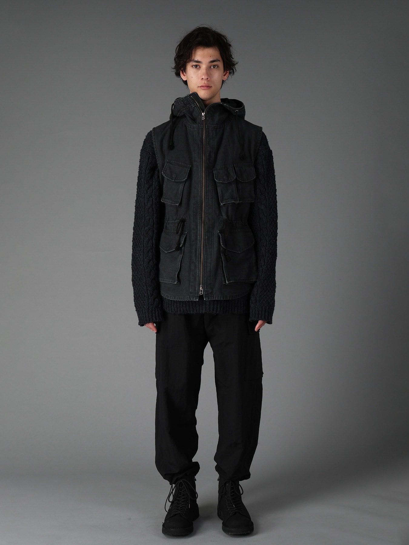 SULFUR DYED BACK SATIN HOODED OUTPOCKET VEST