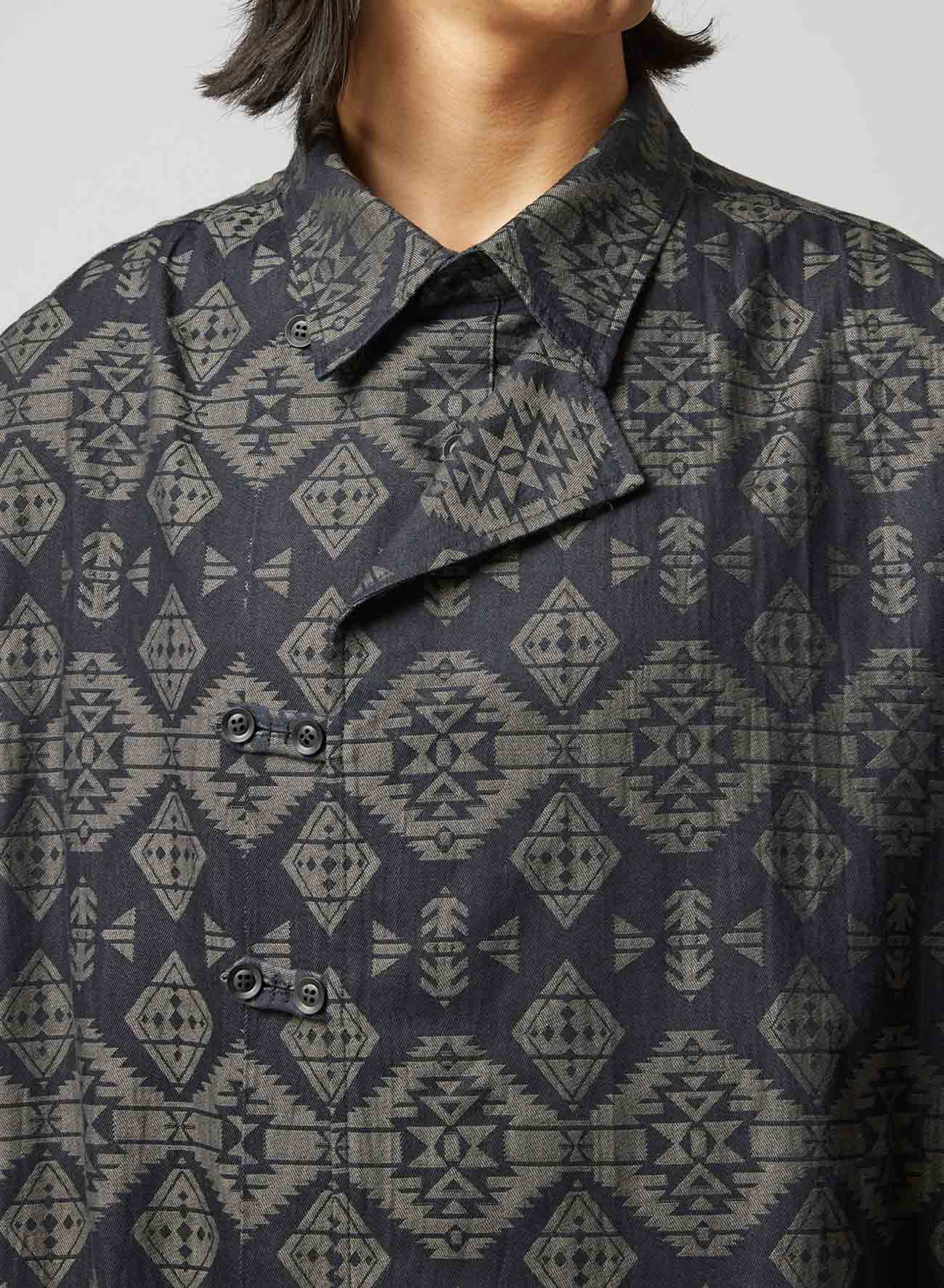 GEOMETRIC PATTERNED SHIRT WITH GOWN-STYLE CLOSURE