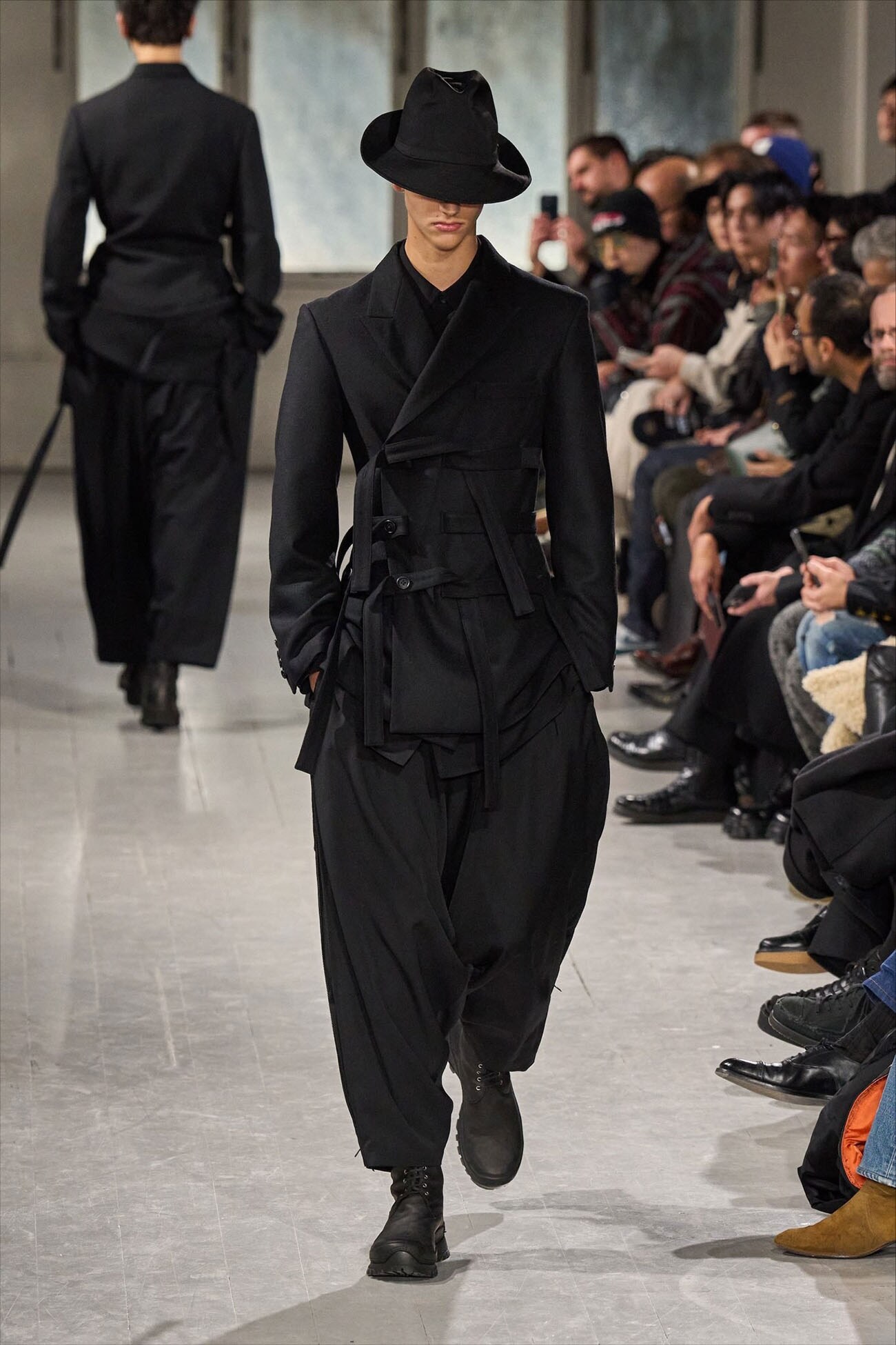 GABARDINE Y-SIDE GUSSET DRAPED PANTS(XS Black): Yohji Yamamoto