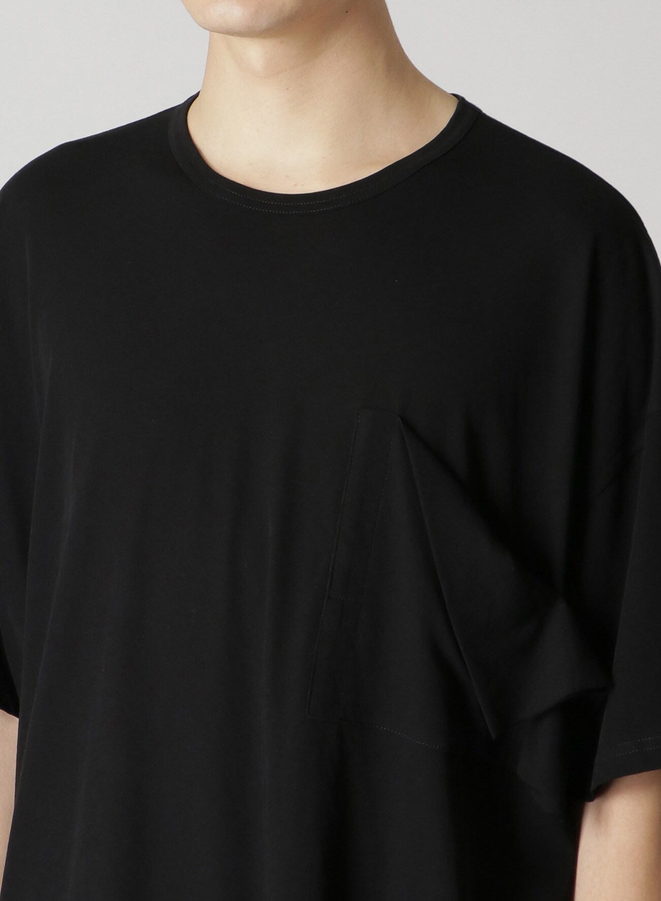 COTTON T-SHIRT WITH CHEST POCKET