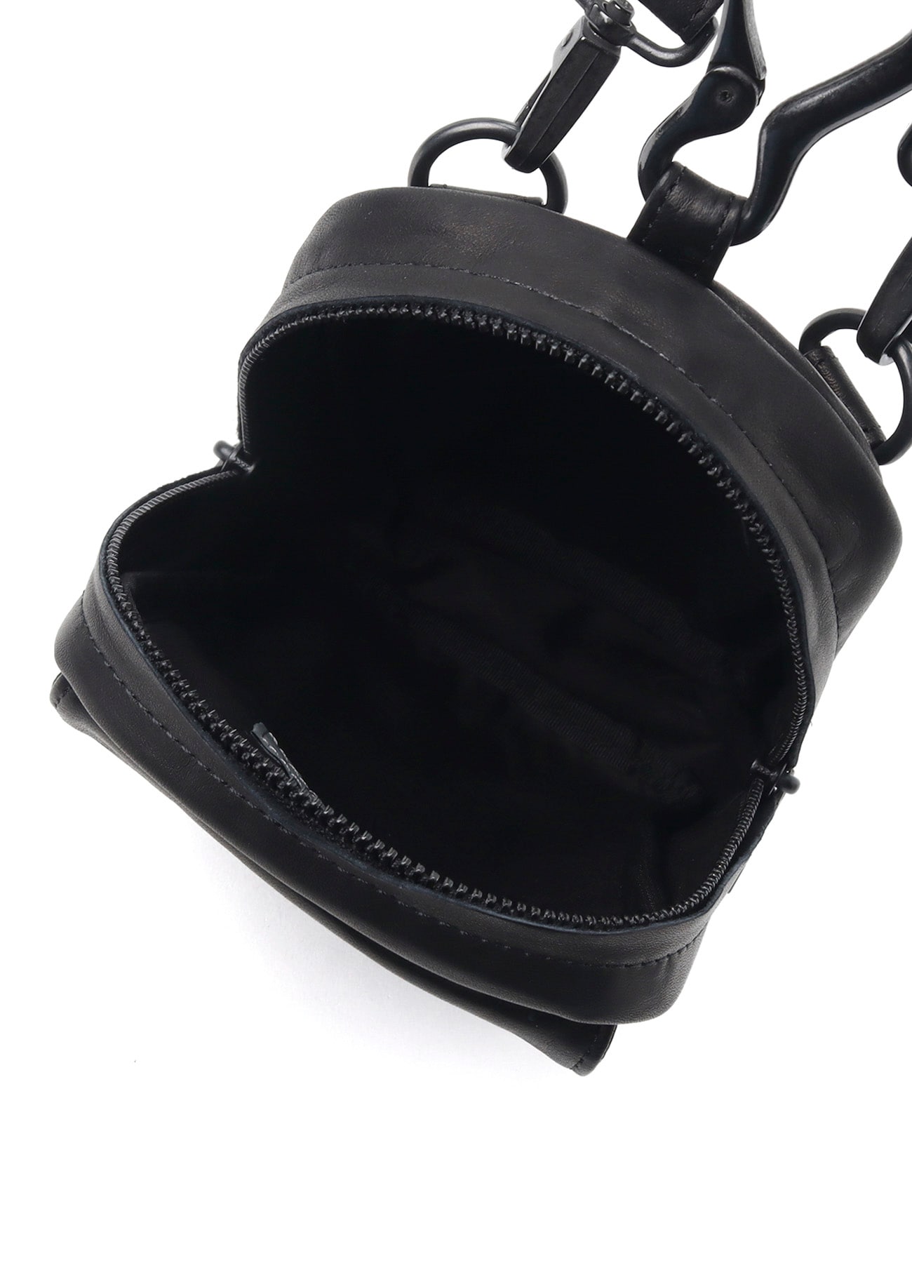 SCRATCH HORSE LEATHER ZIP SHOULDER POUCH