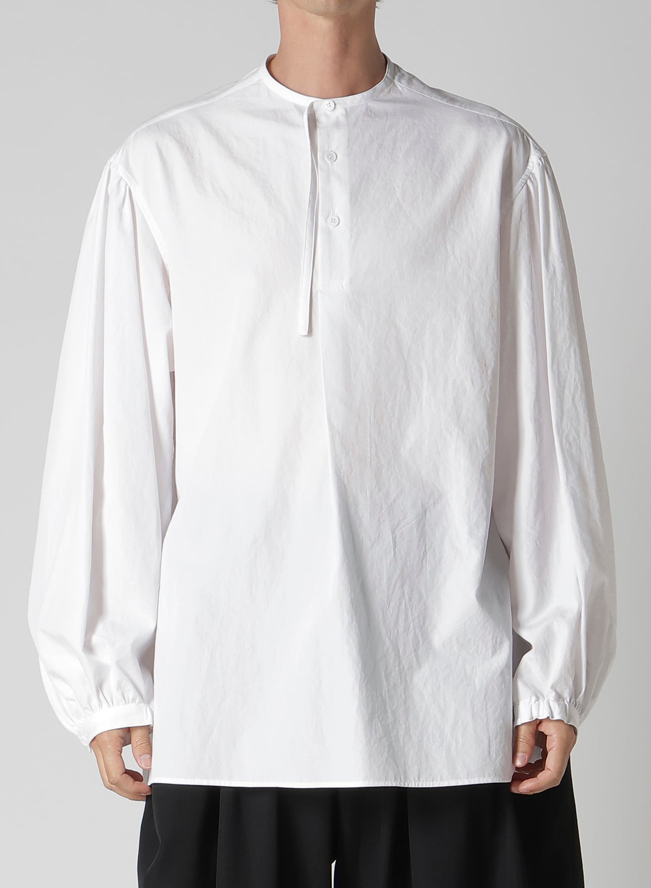 COTTON BROAD GATHER SLEEVE STAND BLOUSE