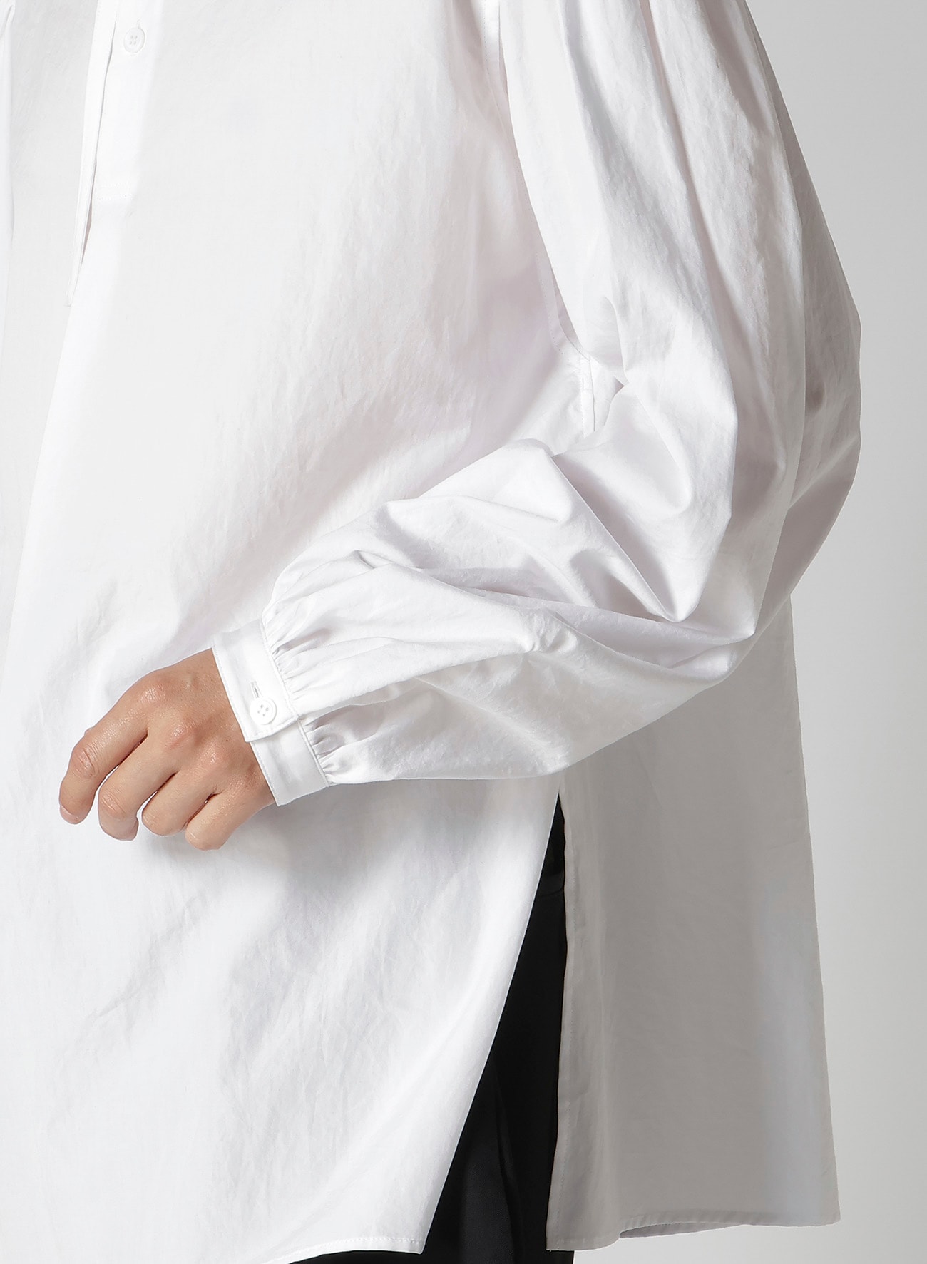 COTTON BROAD GATHER SLEEVE STAND BLOUSE