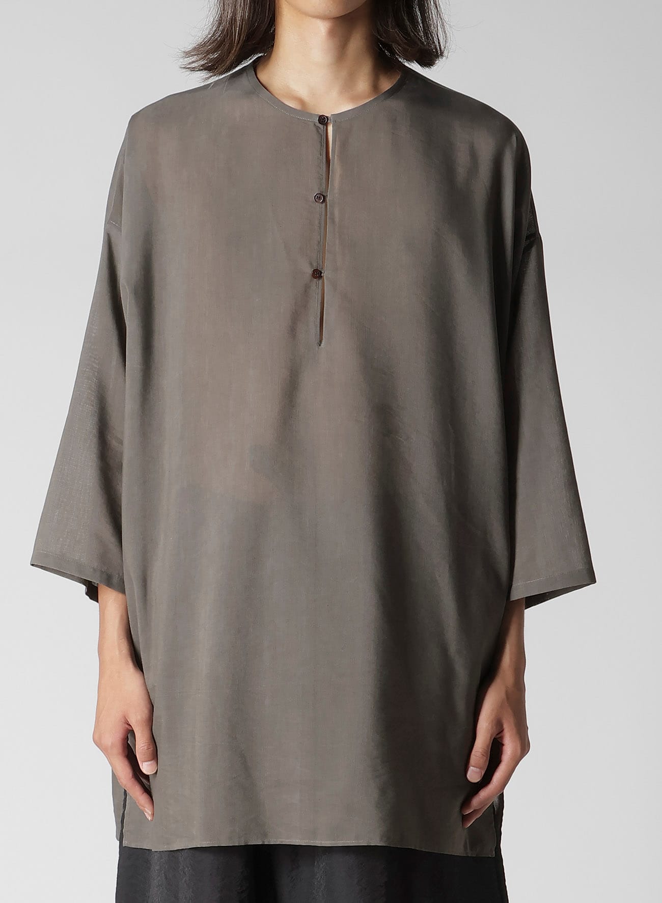 COTTON LAWN INK DYED GUESSETED COLLARLESS BLOUSE