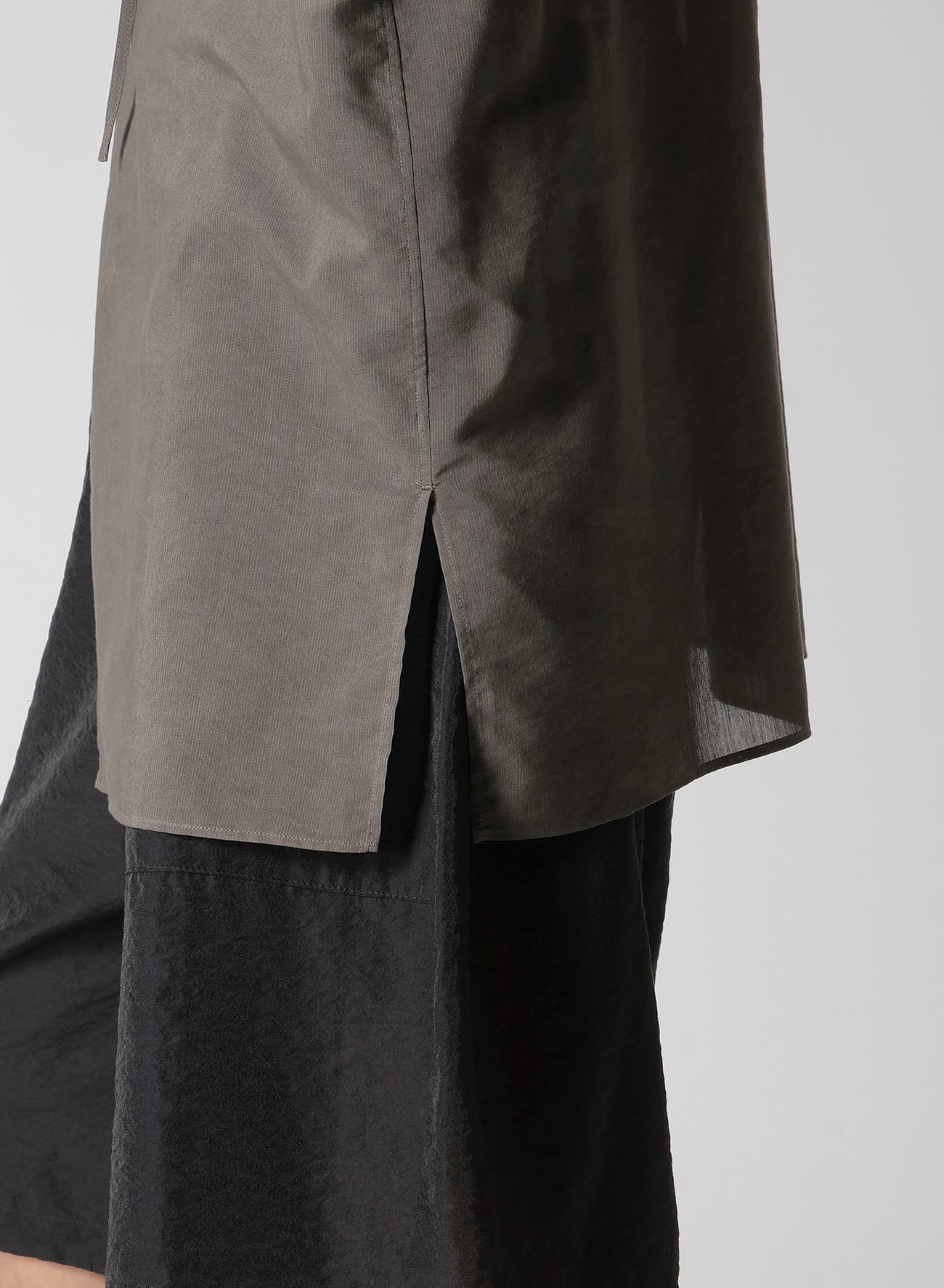 COTTON LAWN INK DYED GUESSETED STRING COLLAR BLOUSE