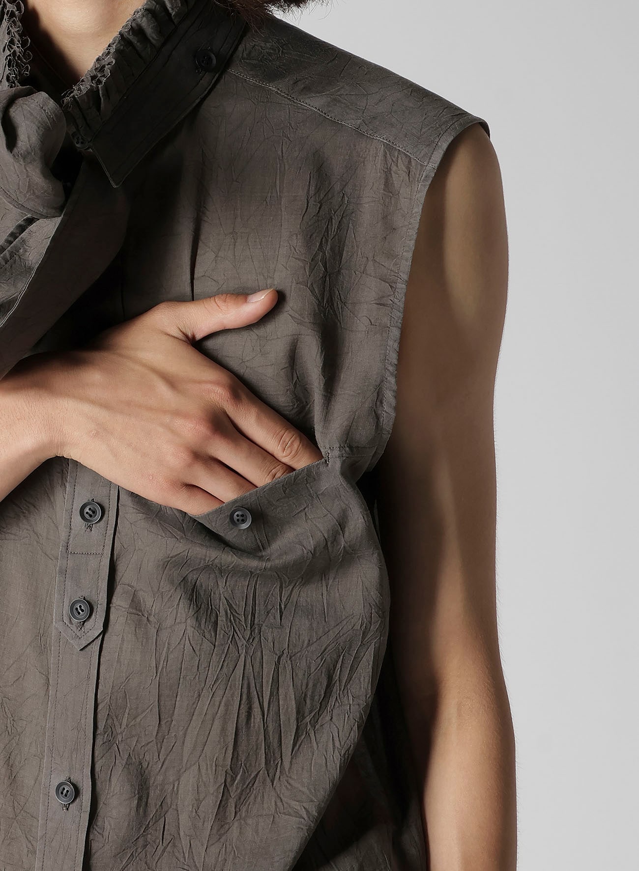 CELLULOSE LAWN INK DYED RUFFED SPARE COLLAR BLOUSE