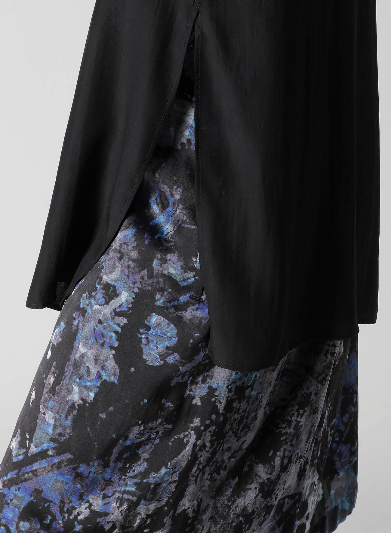 SEA MOTIF SCARF COLLAR BLOUSE