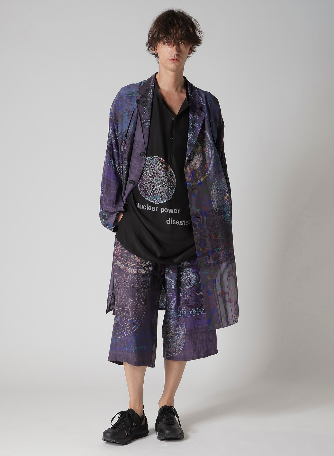 STAINED GLASS GUESSETED SHORT SLEEVE BLOUSE