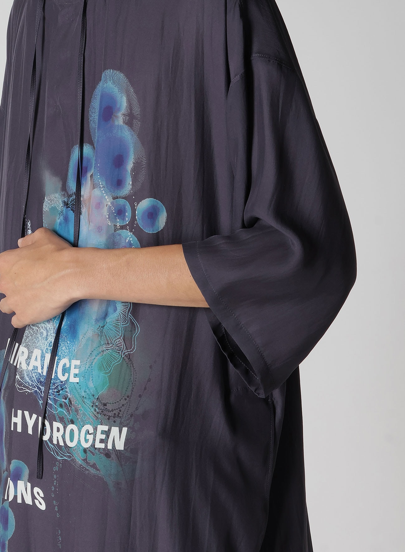 CORAL WATERCOLOR GUESSETED SHORT SLEEVE BLOUSE