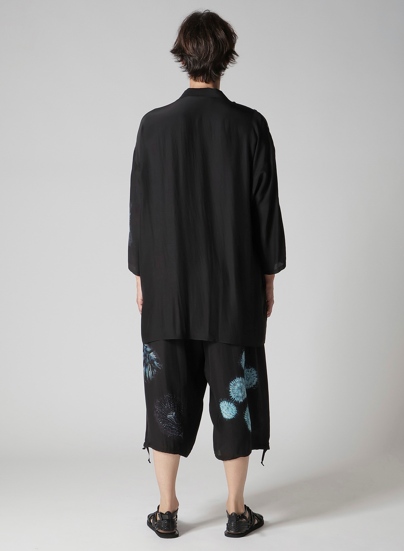 SEA CREATURE PRINTED SHOULDER OPNED BLOUSE