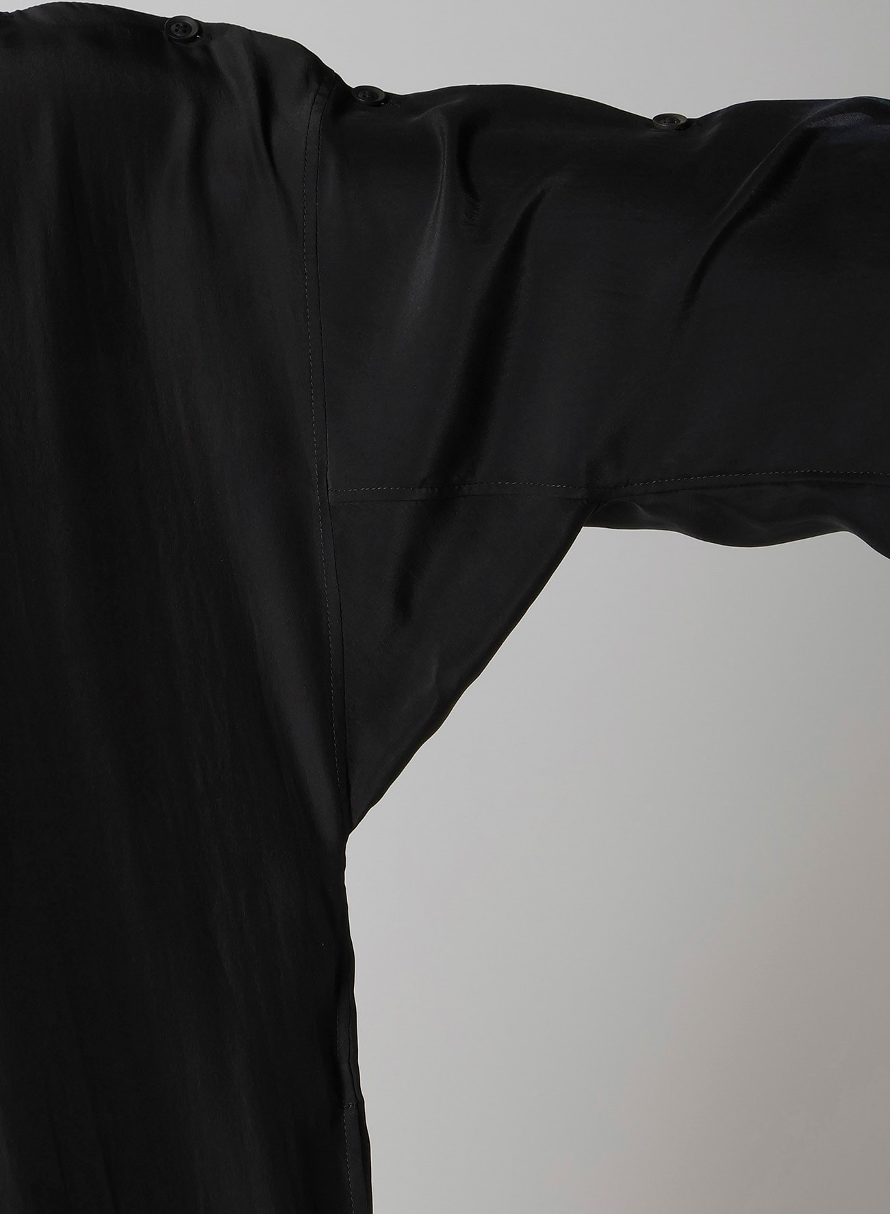 SEA CREATURE PRINTED SHOULDER OPNED BLOUSE