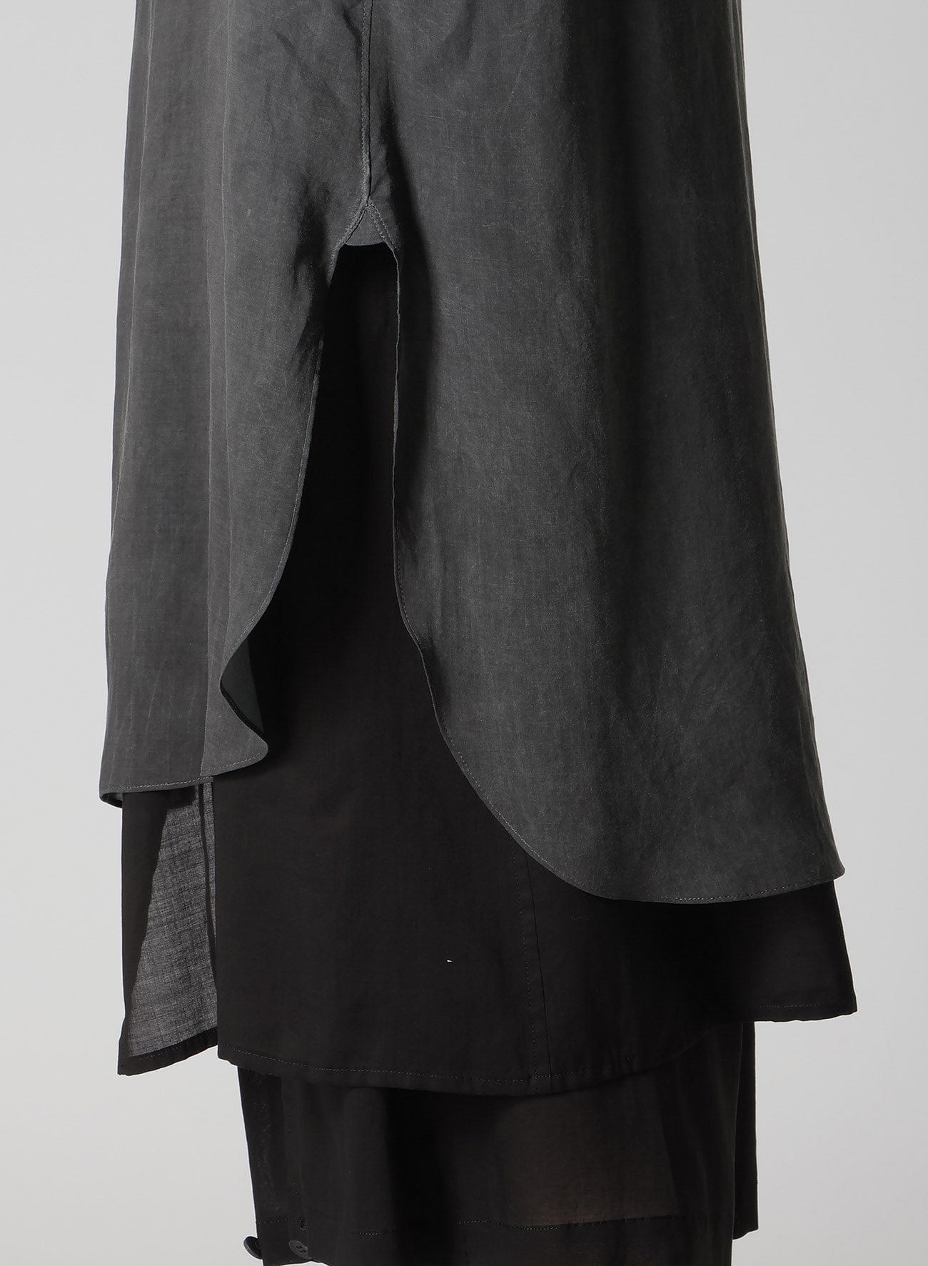 PIGMENT COATING WASH ASYMMETRIC LONG BLOUSE