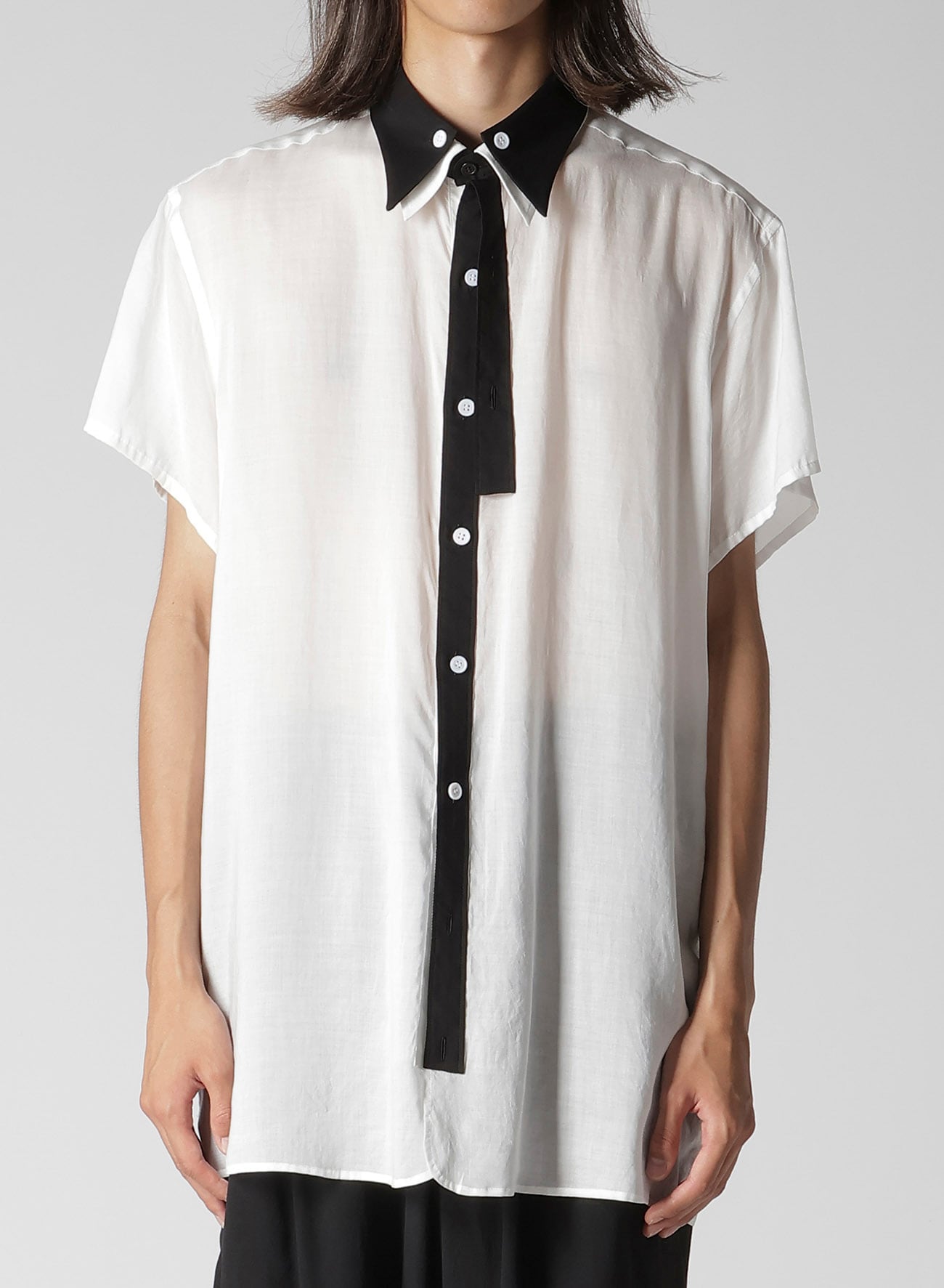 CELLULOSE LAWN BLACK AND WHITE DOUBLE COLLAR BLOUSE