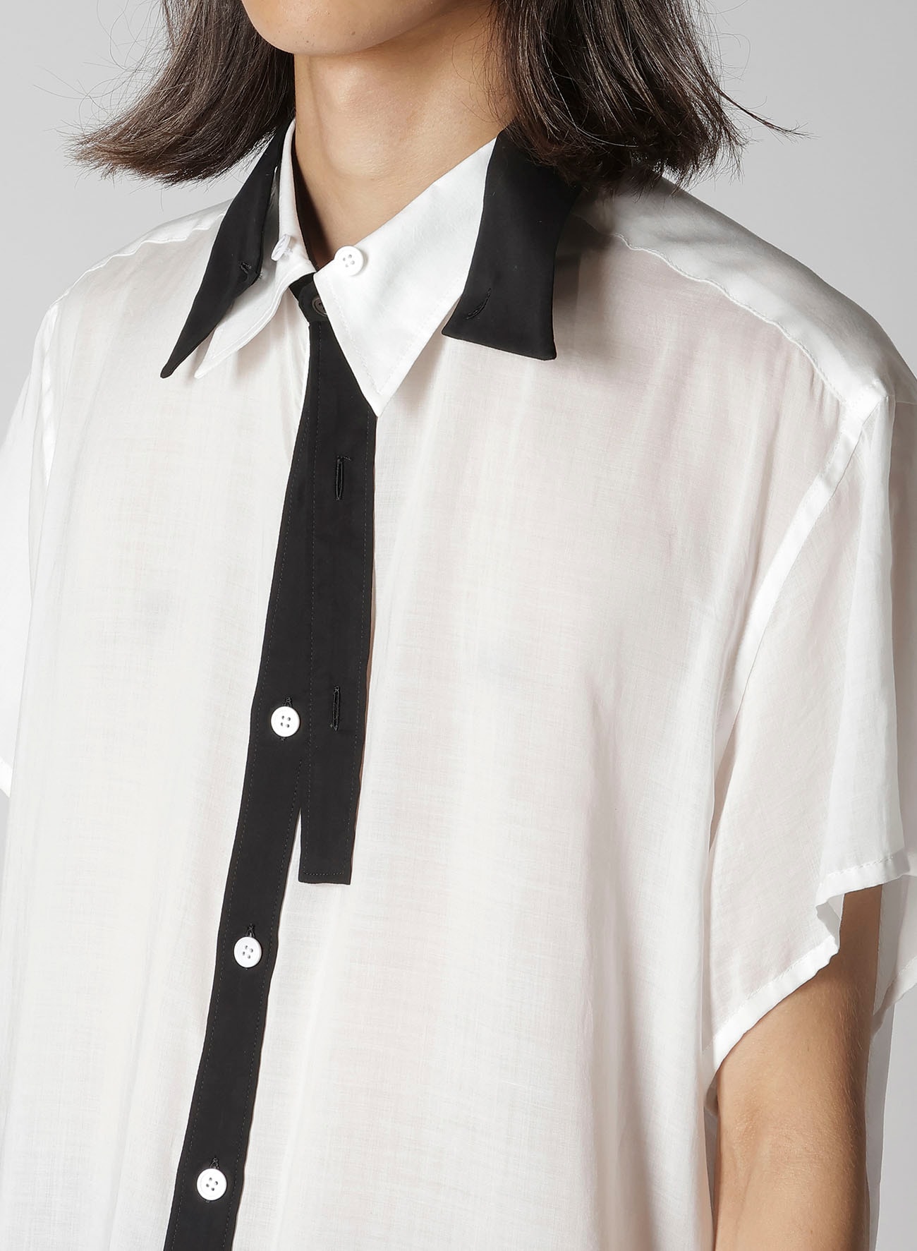 CELLULOSE LAWN BLACK AND WHITE DOUBLE COLLAR BLOUSE
