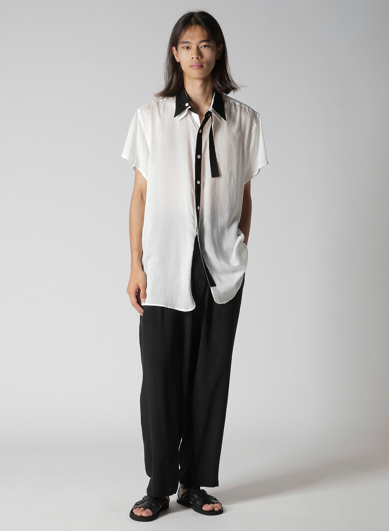 CELLULOSE LAWN BLACK AND WHITE DOUBLE COLLAR BLOUSE