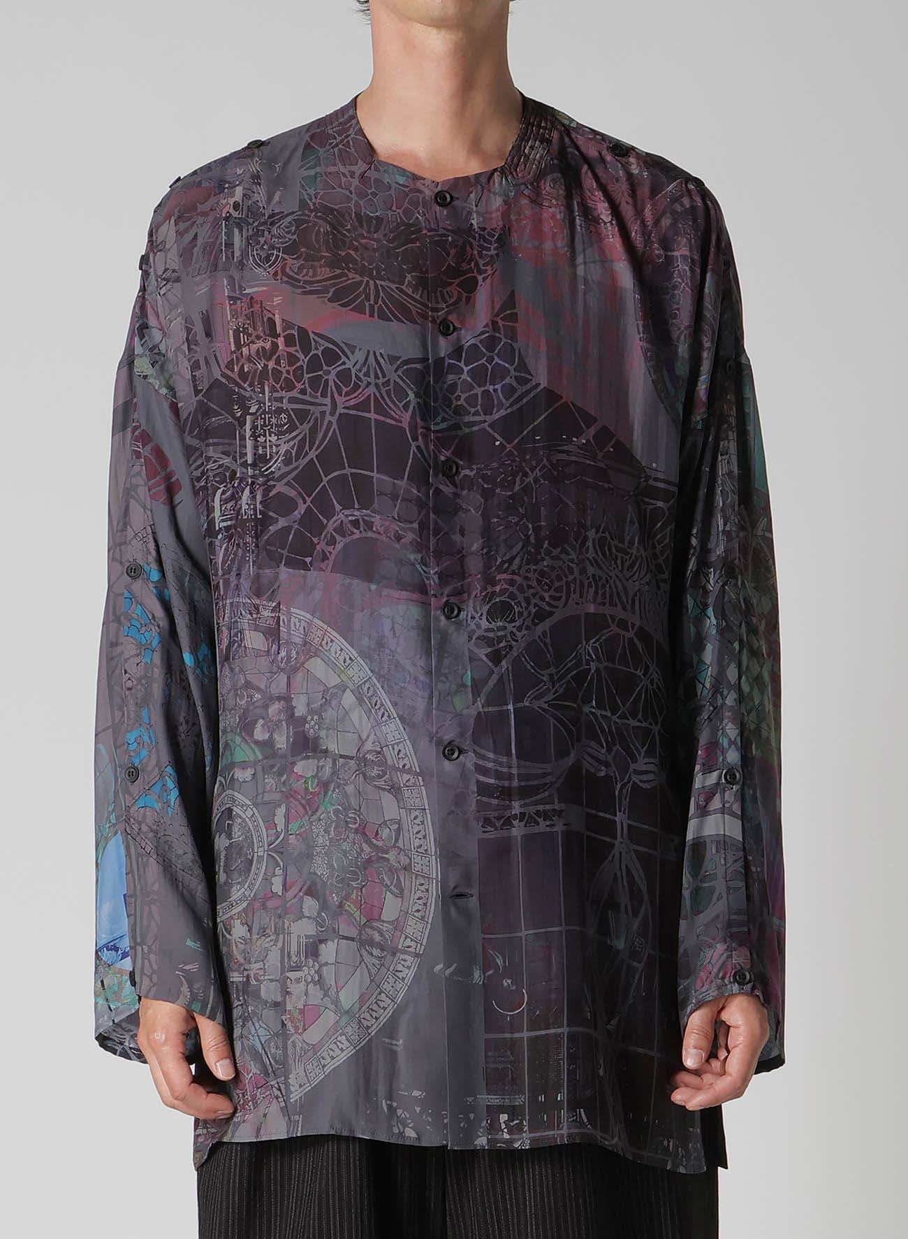 BAROQUE PATTERN COLLARLESS BLOUSE