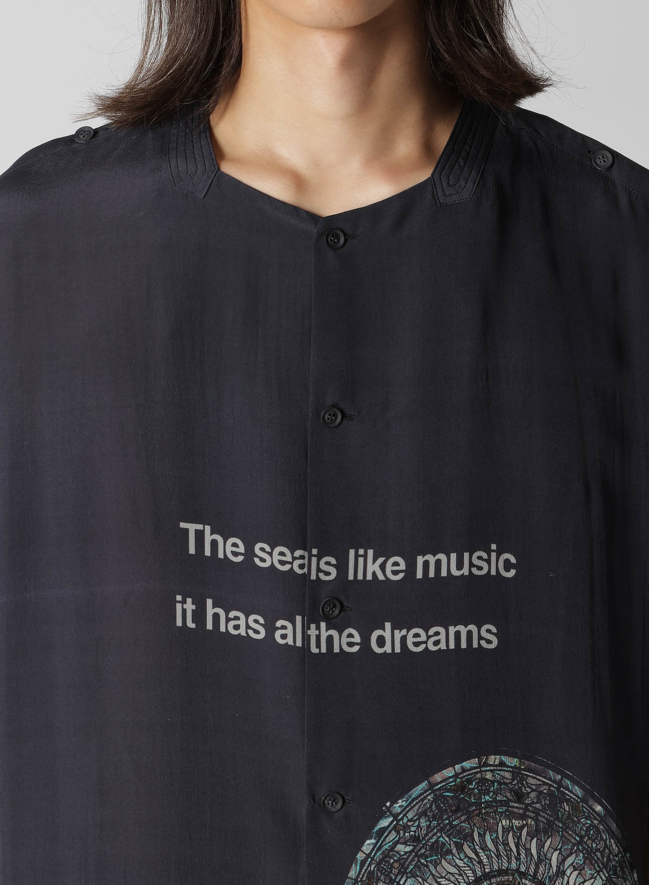 GREY/LINING COLLARLESS SHORT SLEEVE BLOUSE