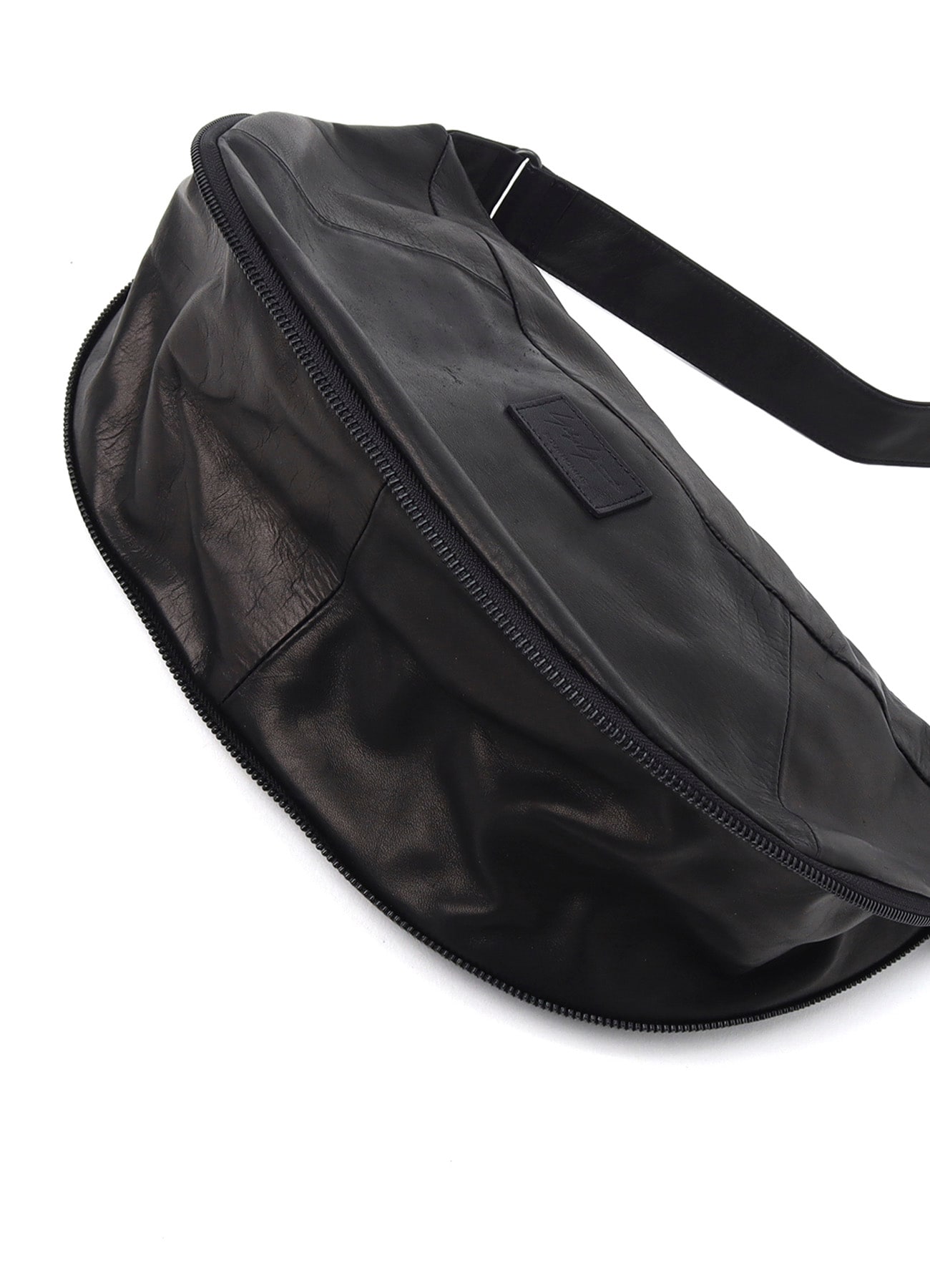 SCRATCH HORSE LEATHER HALF MOON SHOULDER BAG