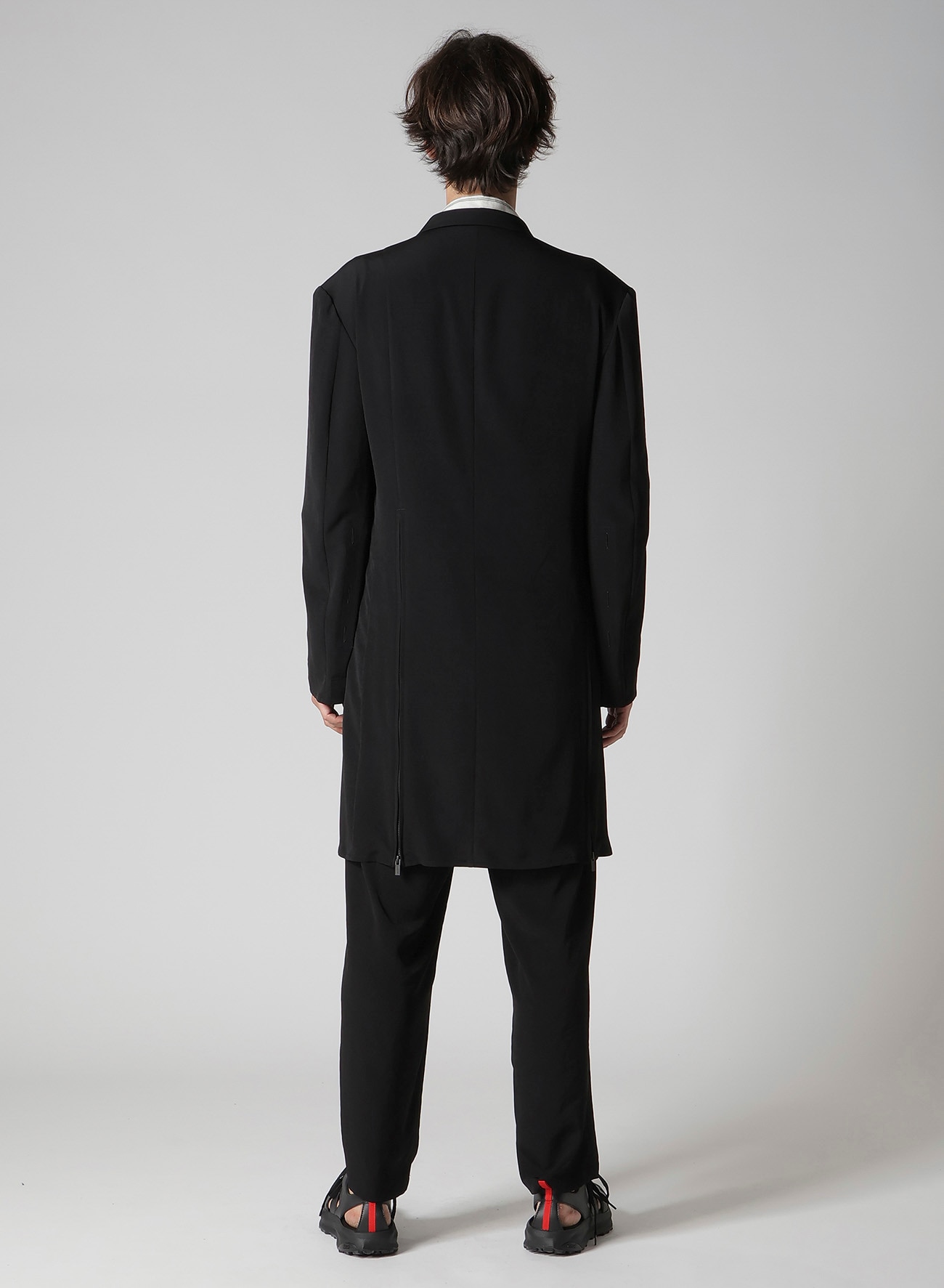 TA TUXEDO PEAKED LAPEL ZIP OPENED JACKET