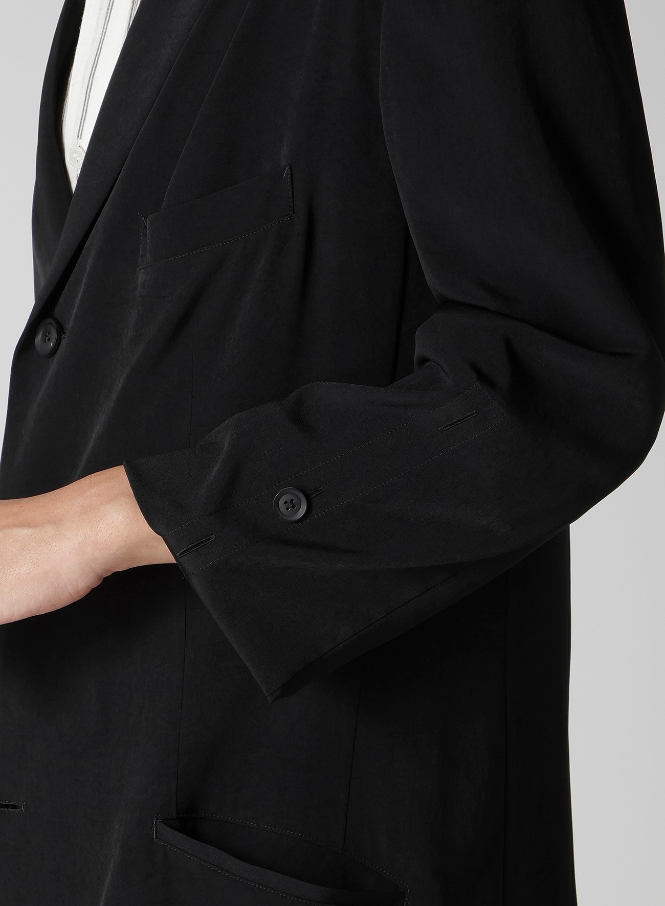 TA TUXEDO PEAKED LAPEL ZIP OPENED JACKET