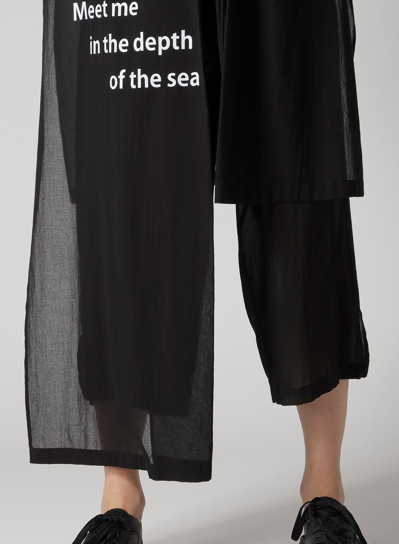 COTTON CIFFON MESSAGE PRINTED SCARF JACKET