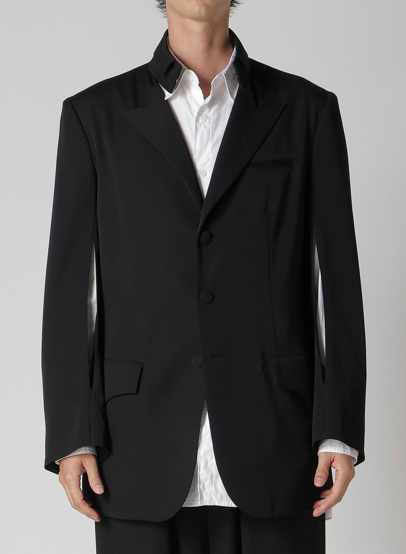 WOOL GABARDINE OPENED SLEEVE JACKET
