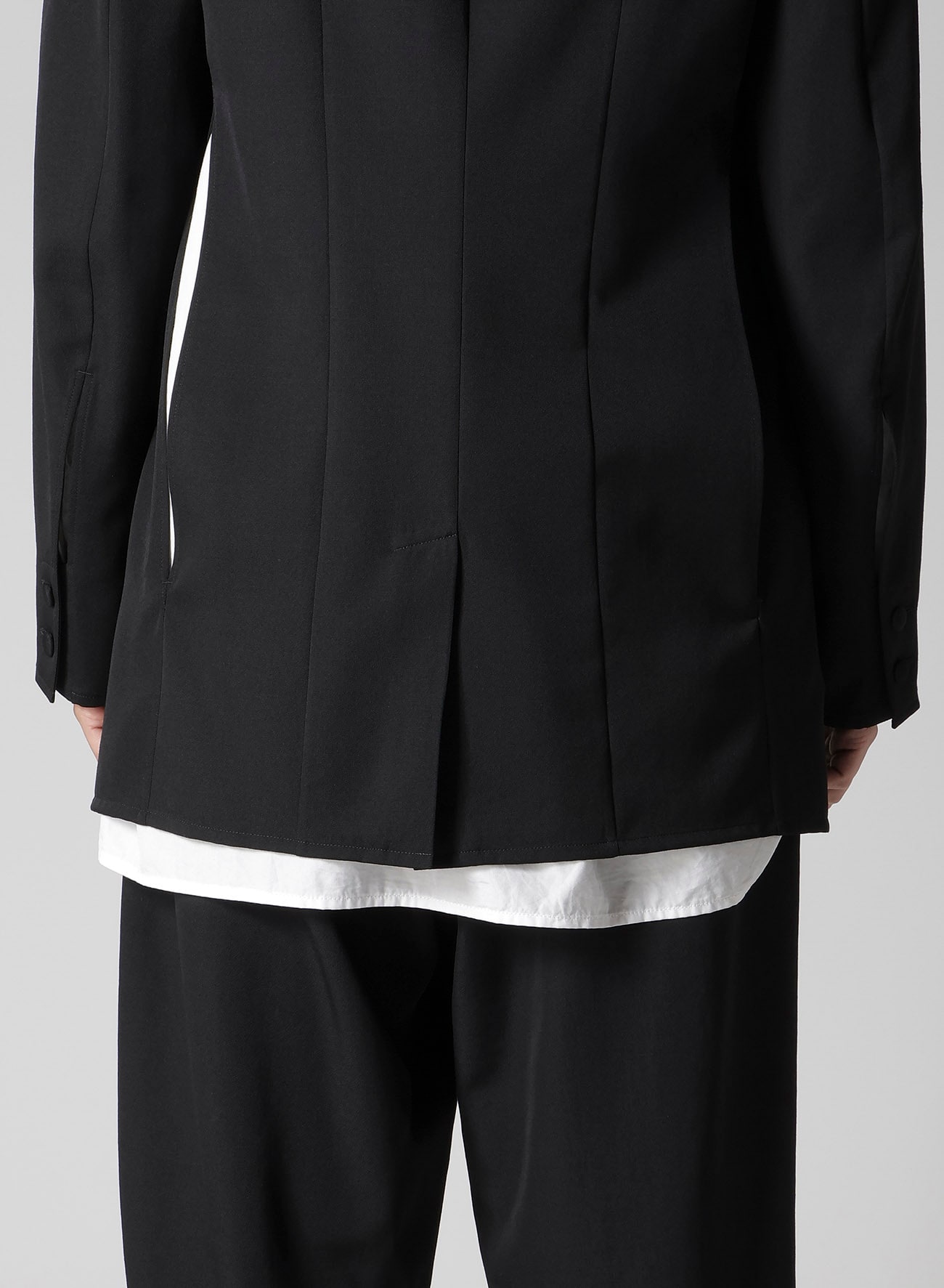 WOOL GABARDINE OPENED SLEEVE JACKET